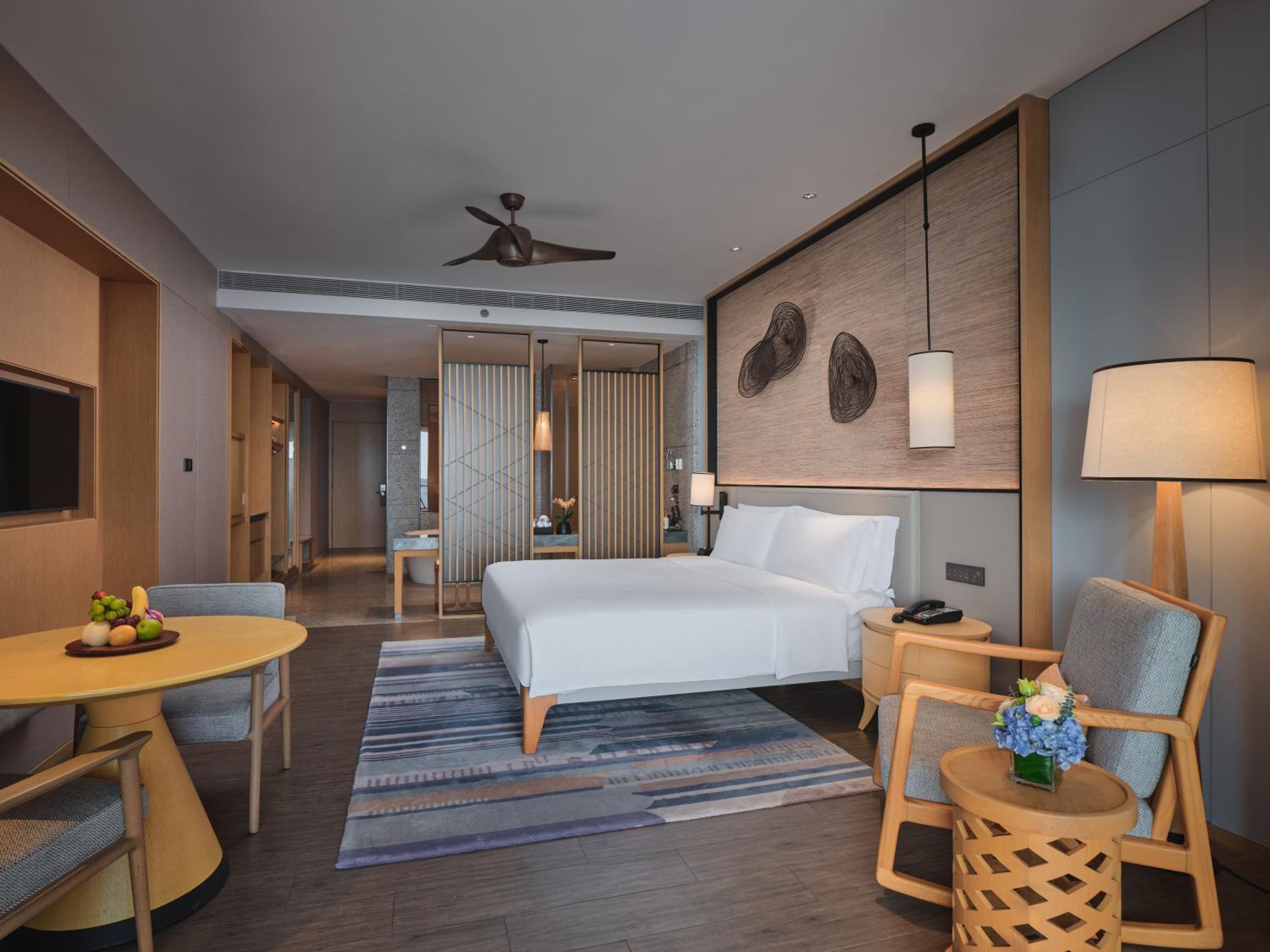 Superior Ocean View Room【Lunch set meal choose 2 out of 4 options once ( Hainan Chicken Rice/Braised Beef Brisket Noodle Soup/Pineapple Curry Shrimp with Rice/Meat Sauce Pasta)+A set of afternoon tea+Hotel recreation daily activities】 thumbnail 5