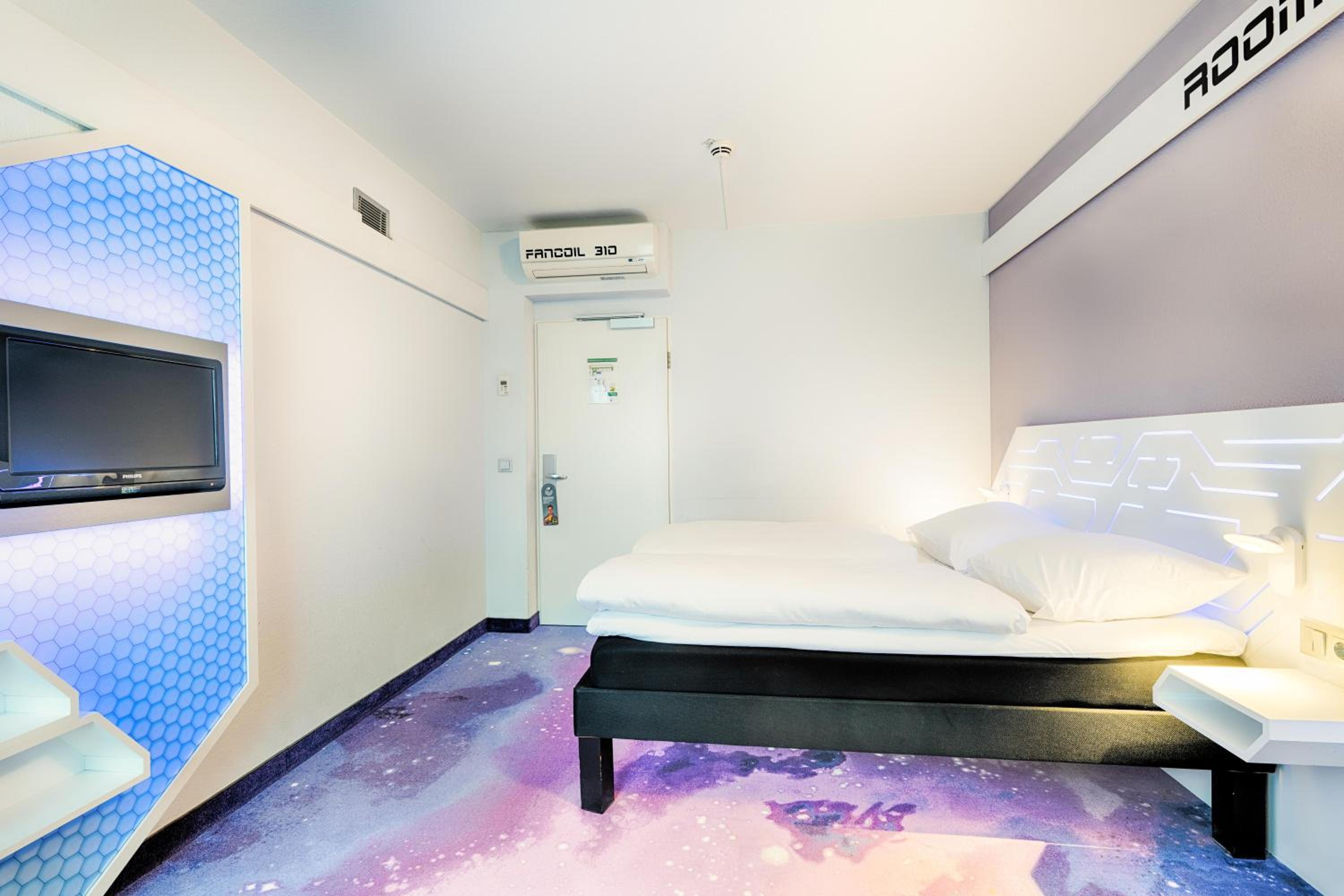 Double Room - Photo 8
