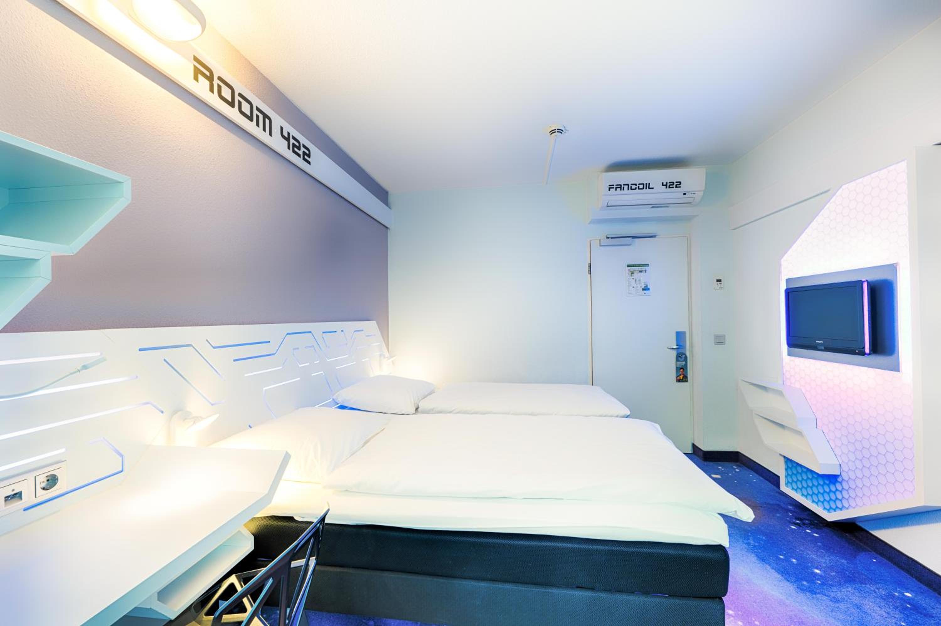 Twin Room - Photo 2