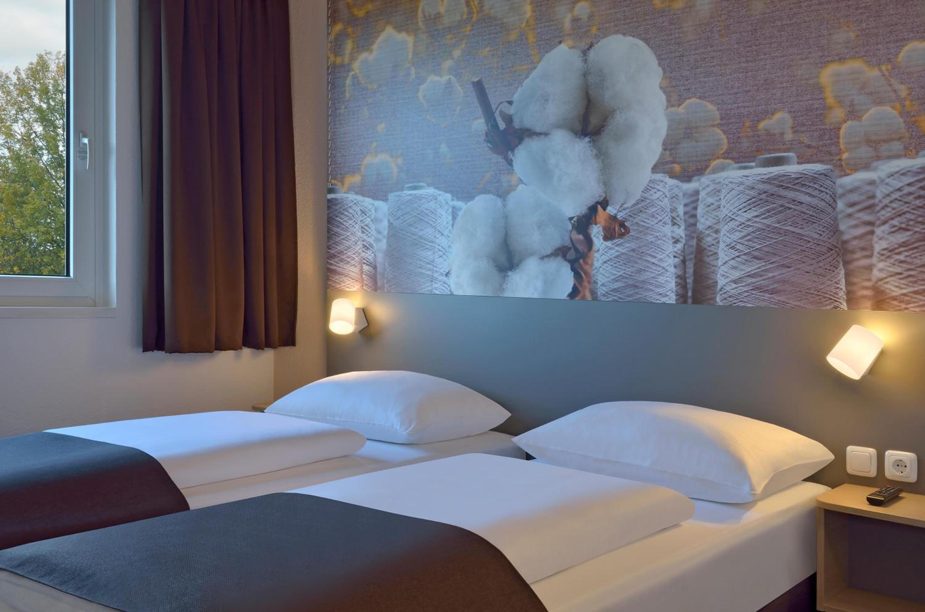 Twin Room - Photo 3