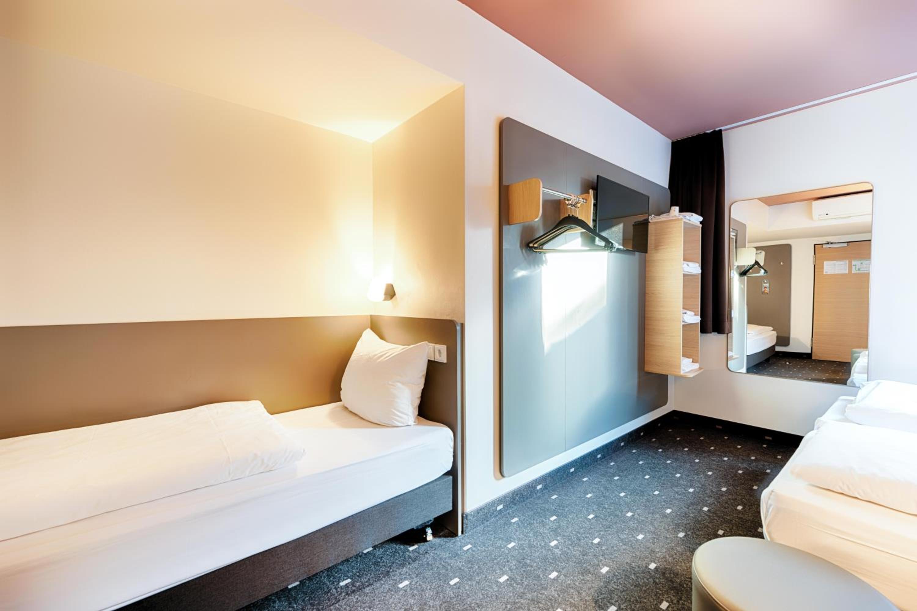 Triple Room - Non-Smoking - Photo 3