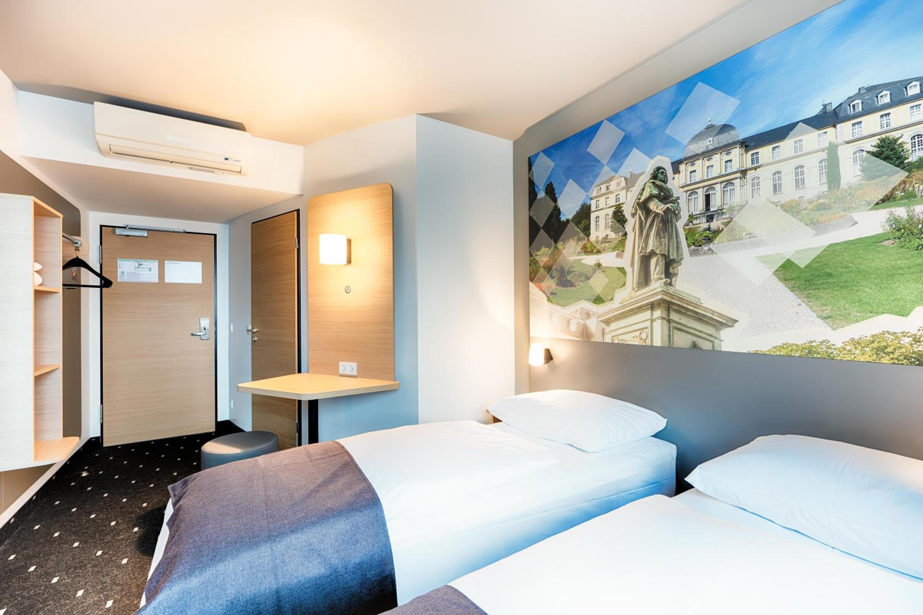 Twin Room - Photo 2