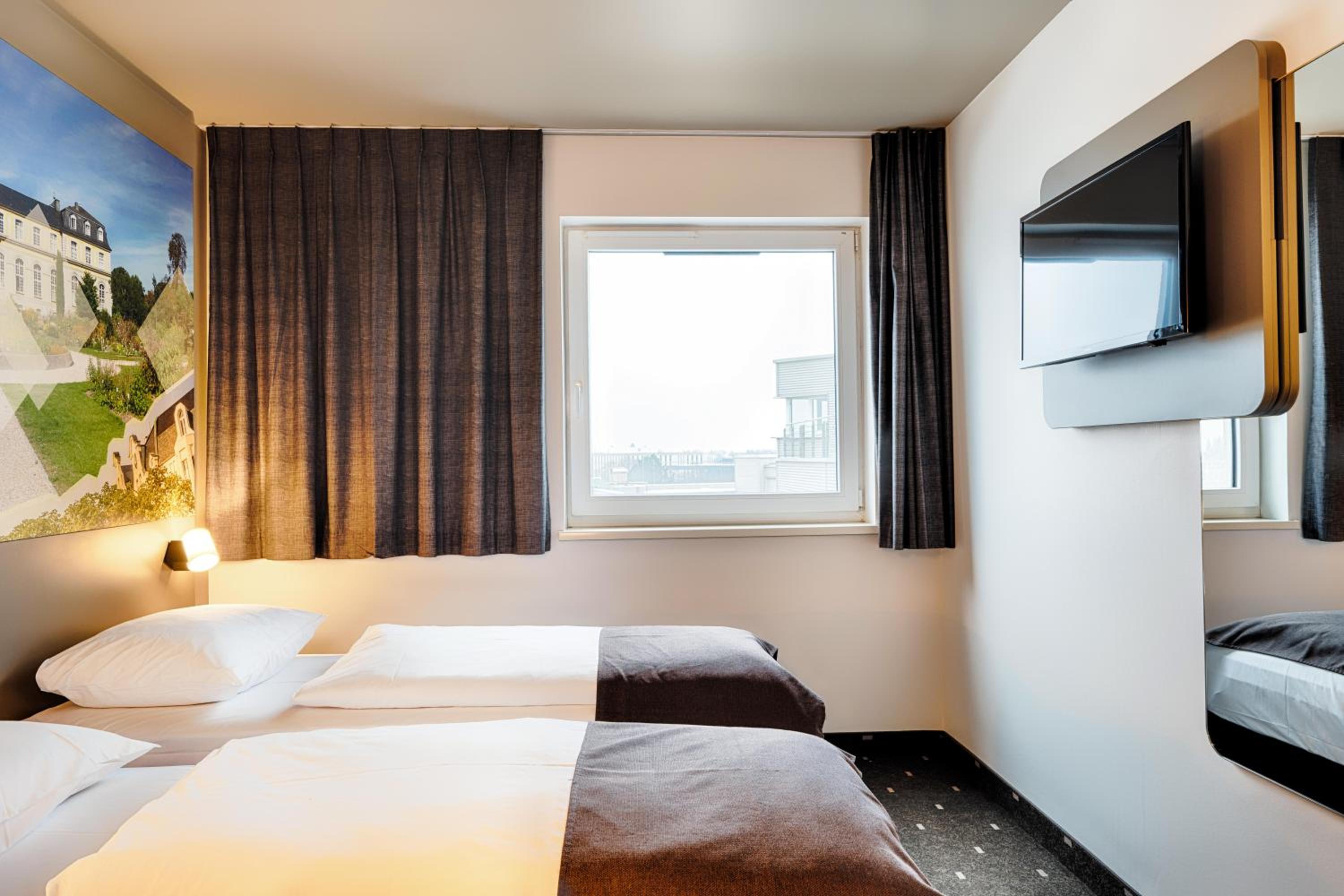 Twin Room - Photo 3