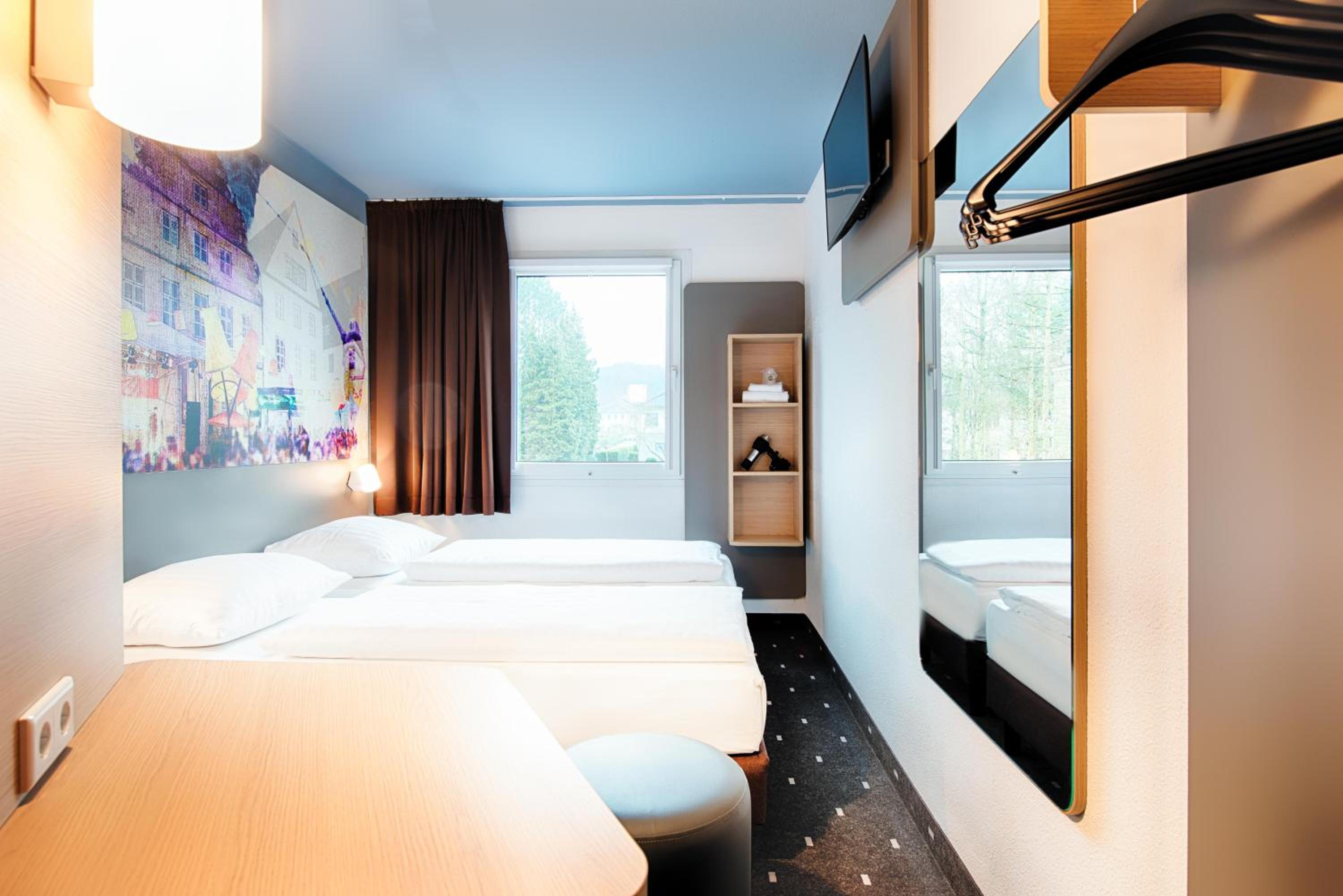 Twin Room - Photo 1