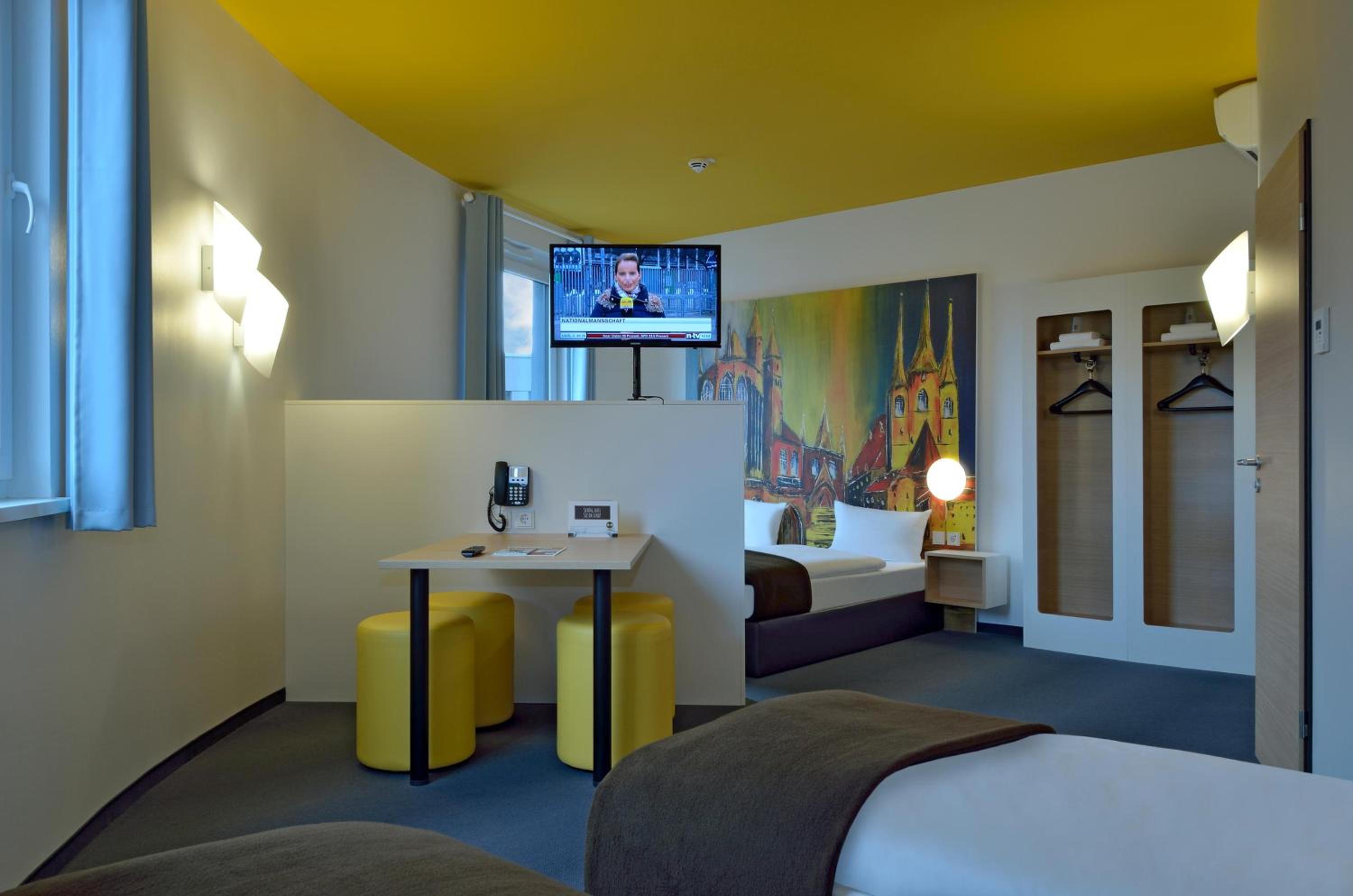 Family Room - Photo 1