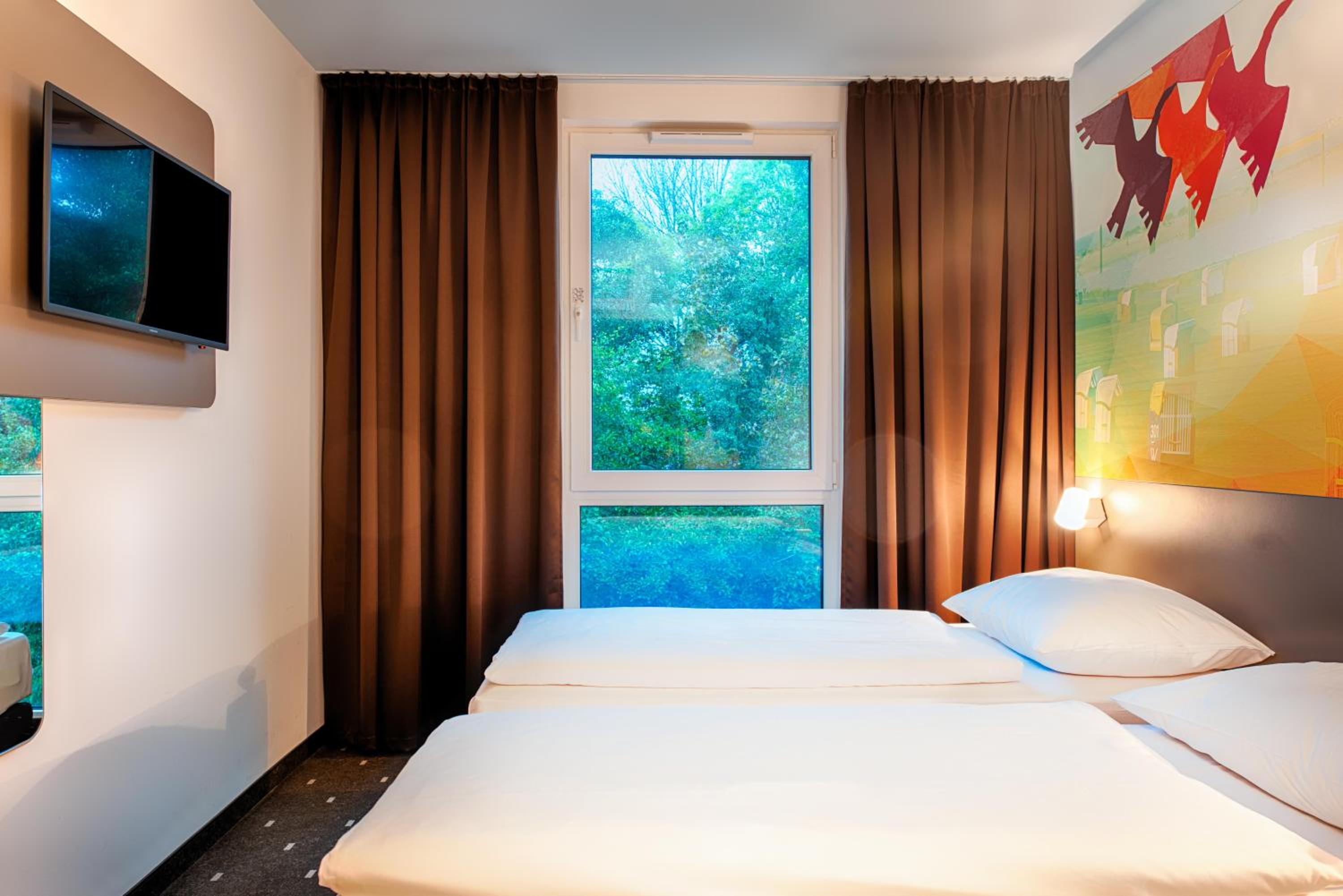Twin Room - Photo 5