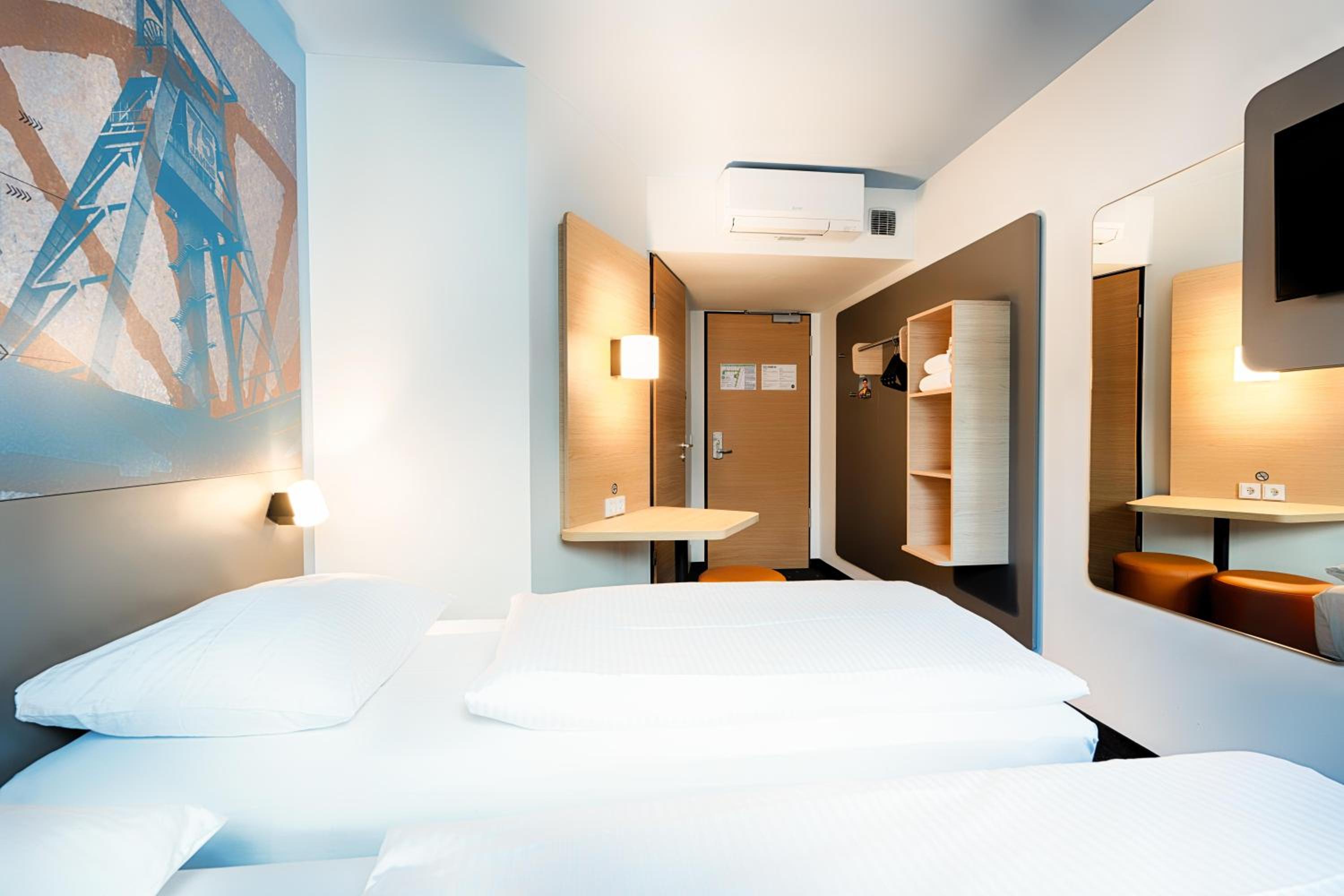 Twin Room - Photo 1