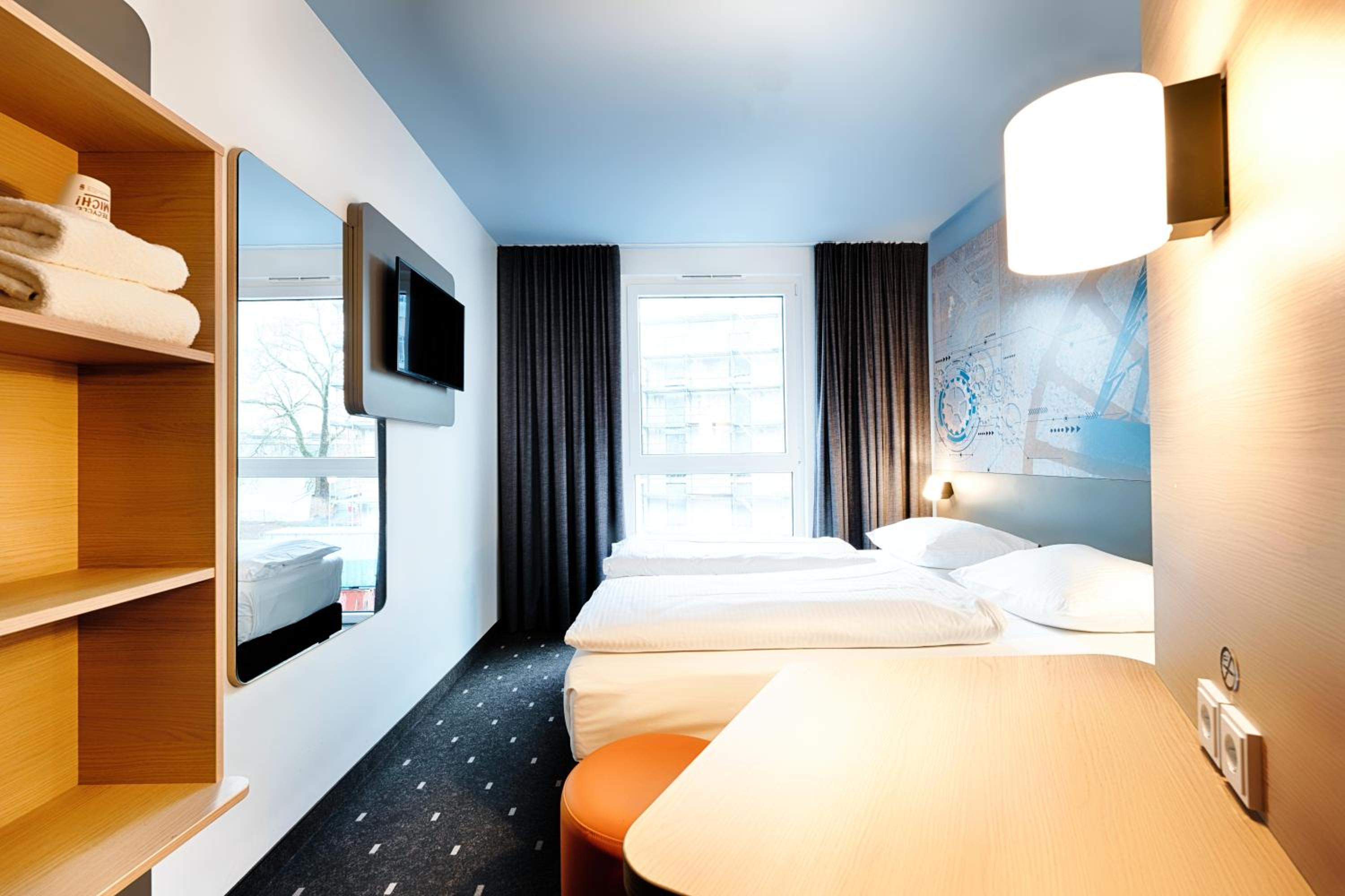 Twin Room - Photo 3