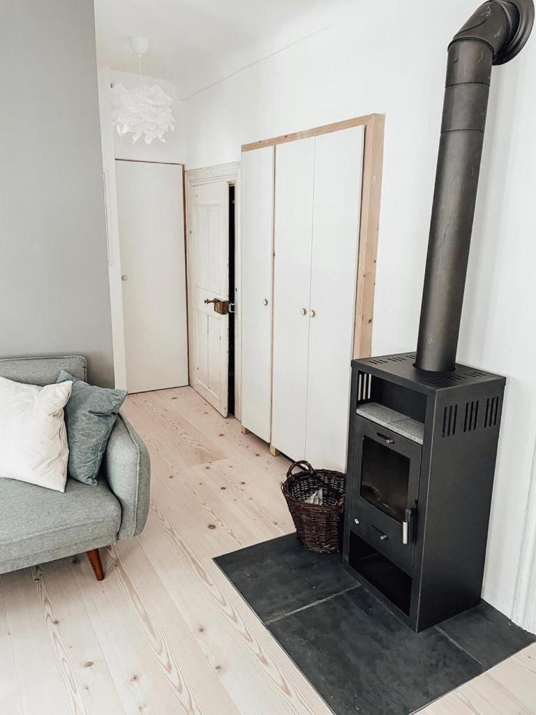 One-Bedroom Apartment with Shower photo 3