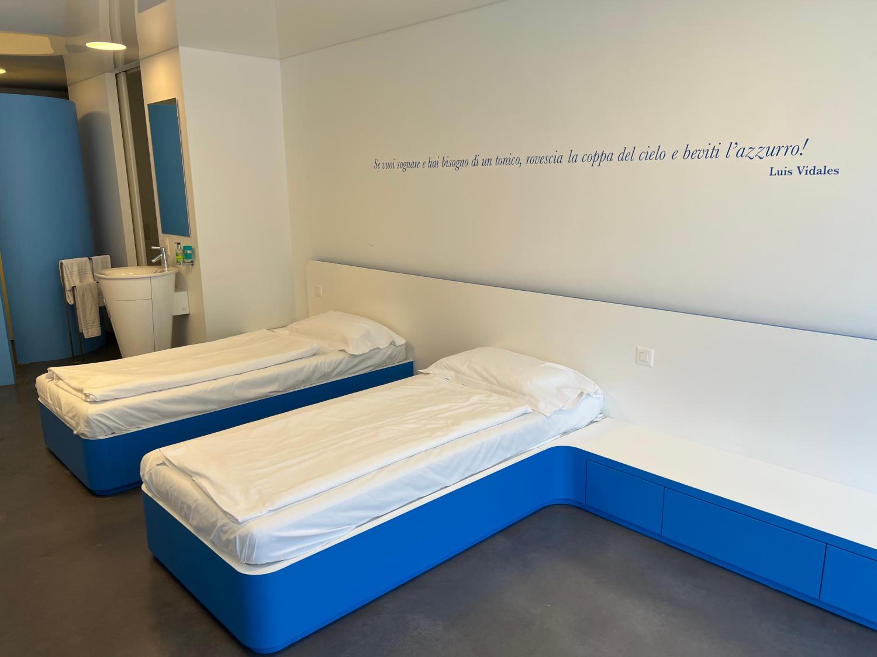 Standard Twin Room photo 2