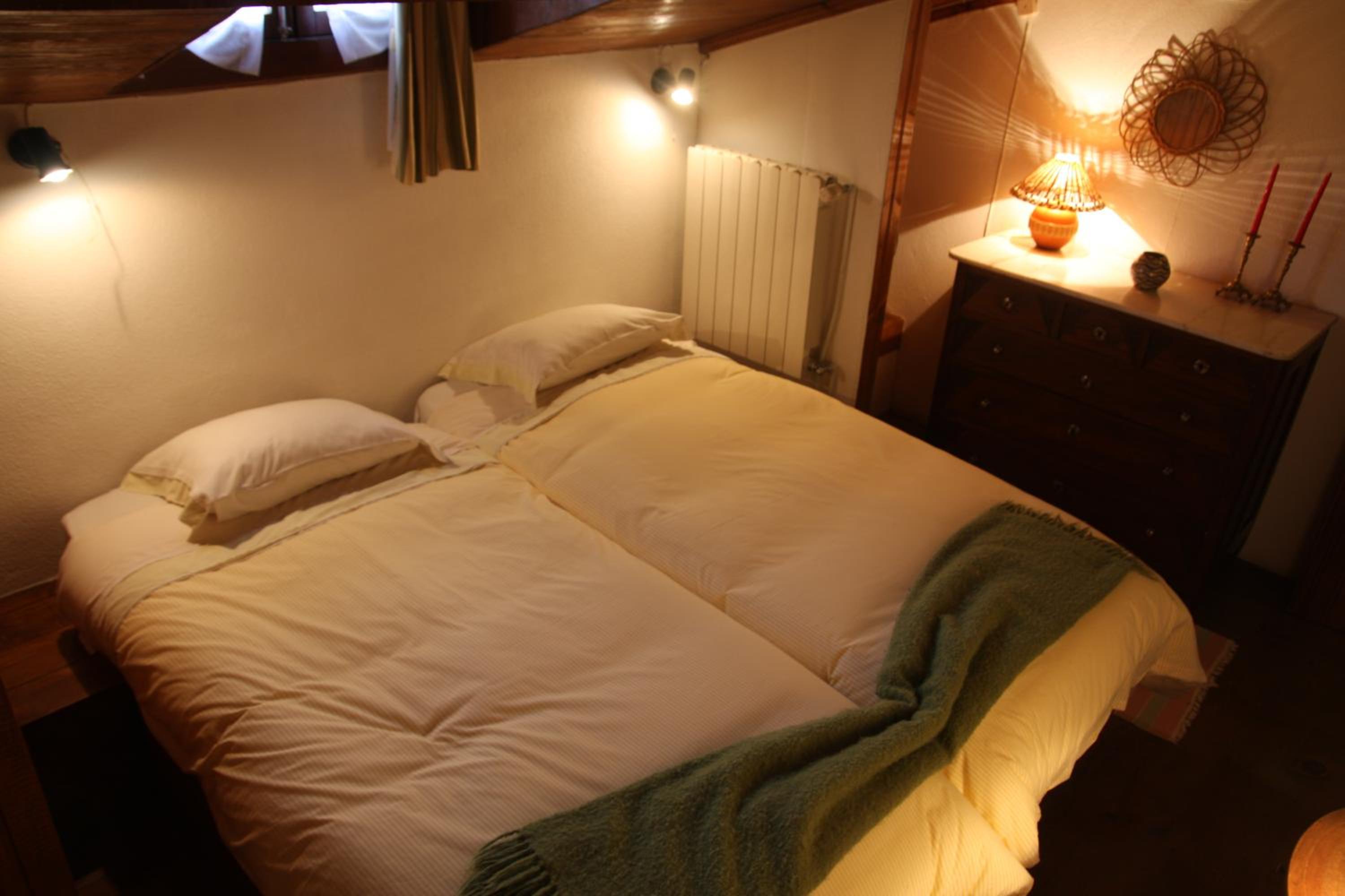 Two-Bedroom Apartment - Photo 8