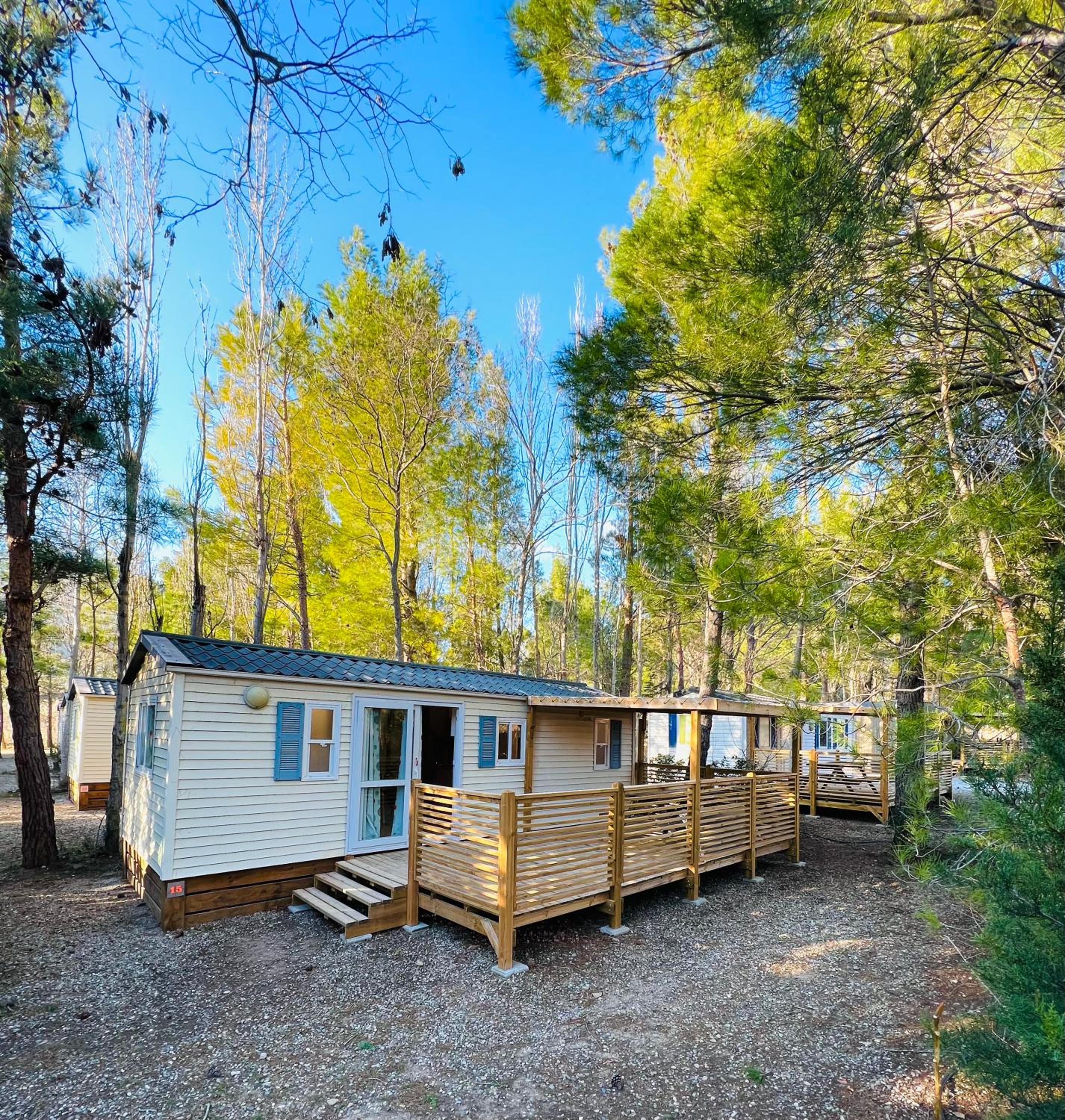 Mobile Home - Photo 2