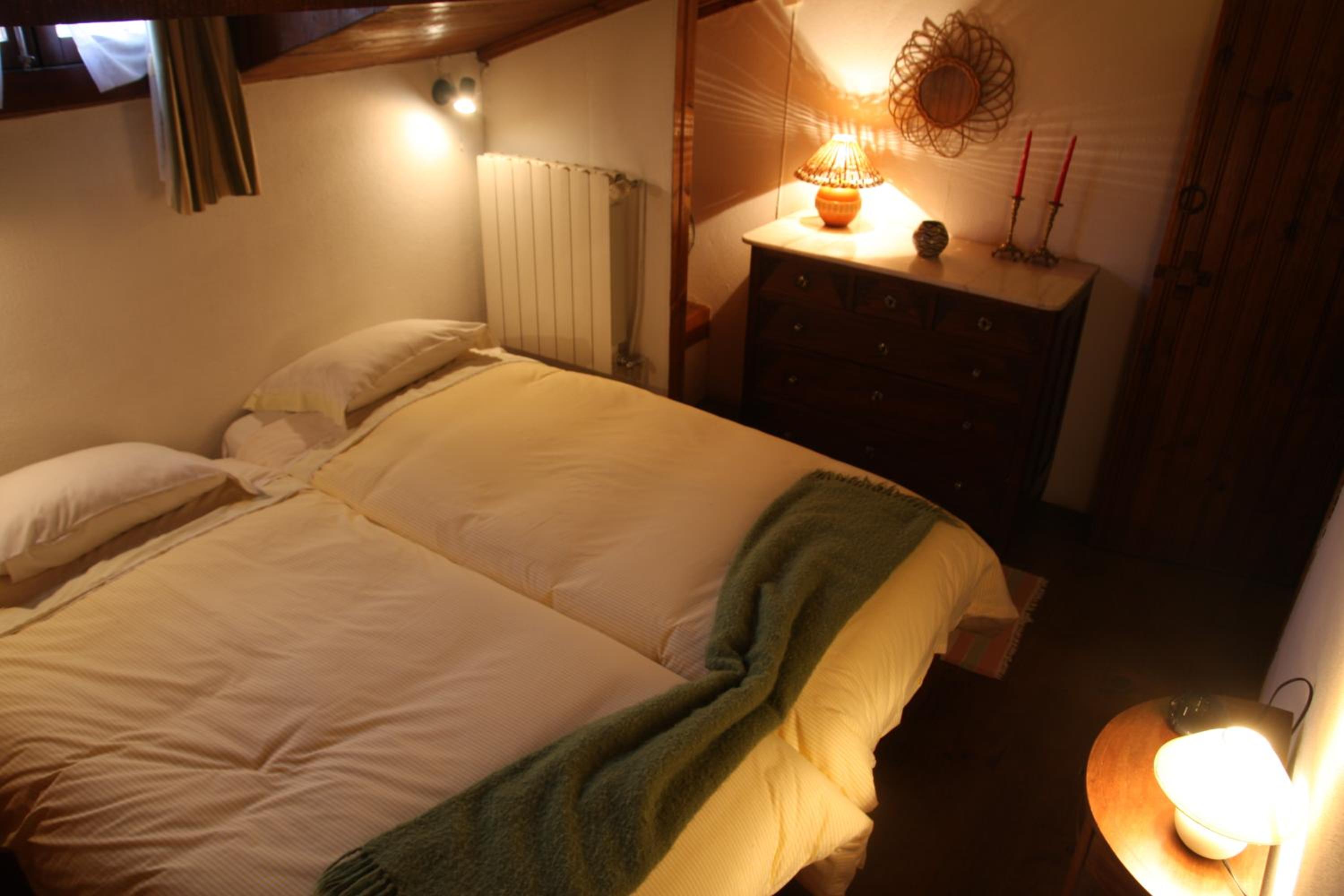 Two-Bedroom Apartment - Photo 9