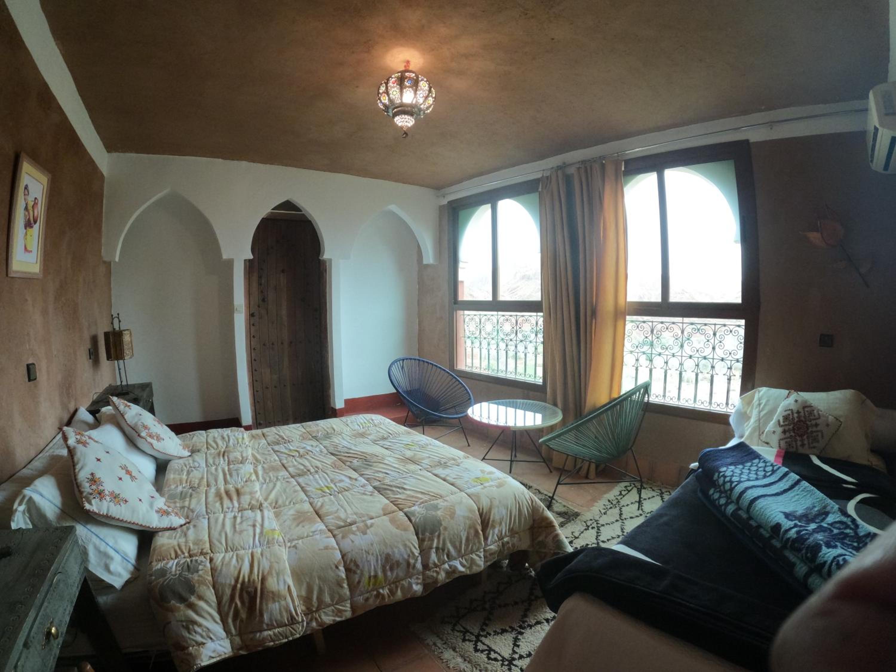 Double or Twin Room with Mountain View - Photo 3