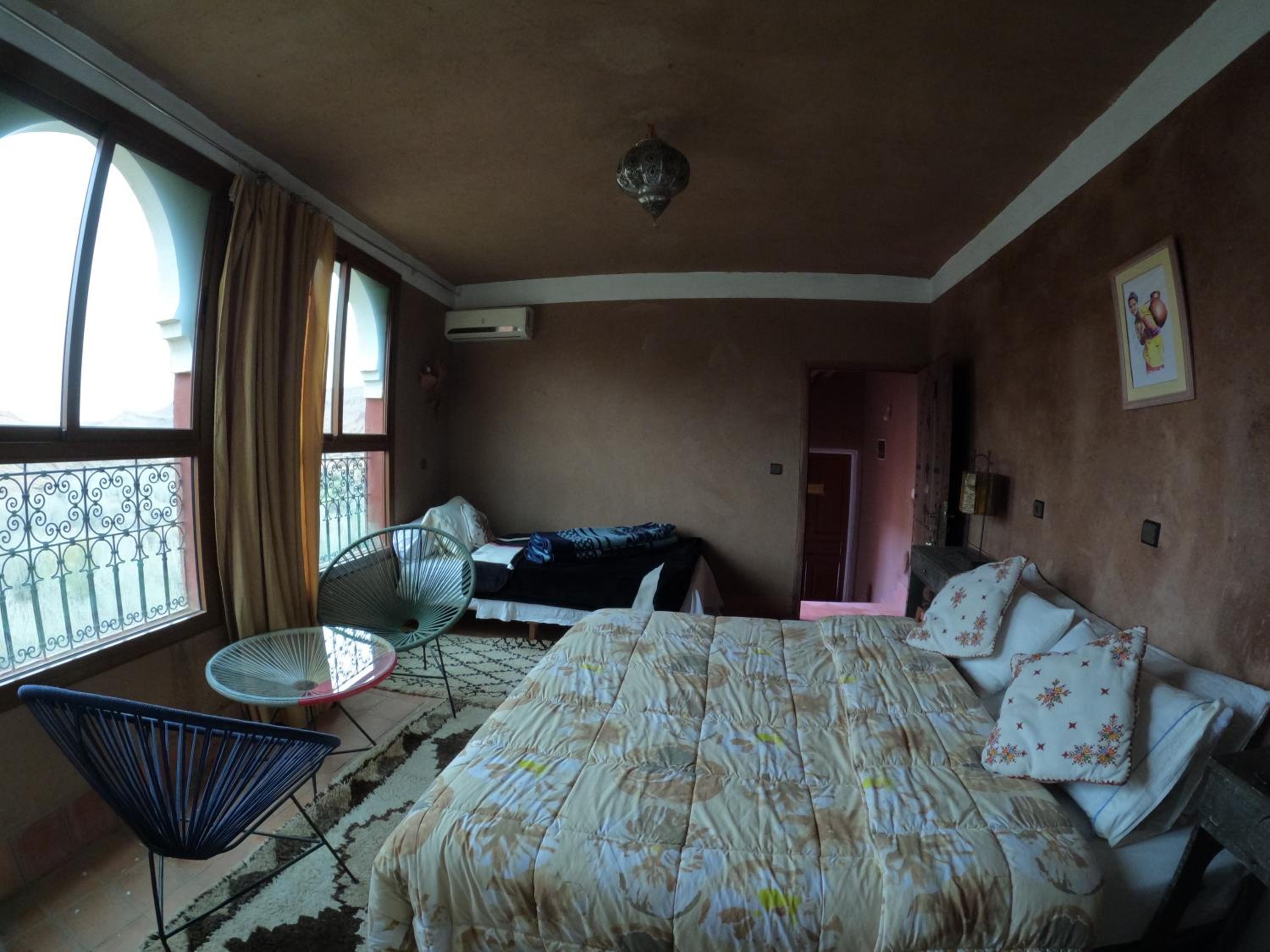 Double or Twin Room with Mountain View - Photo 16