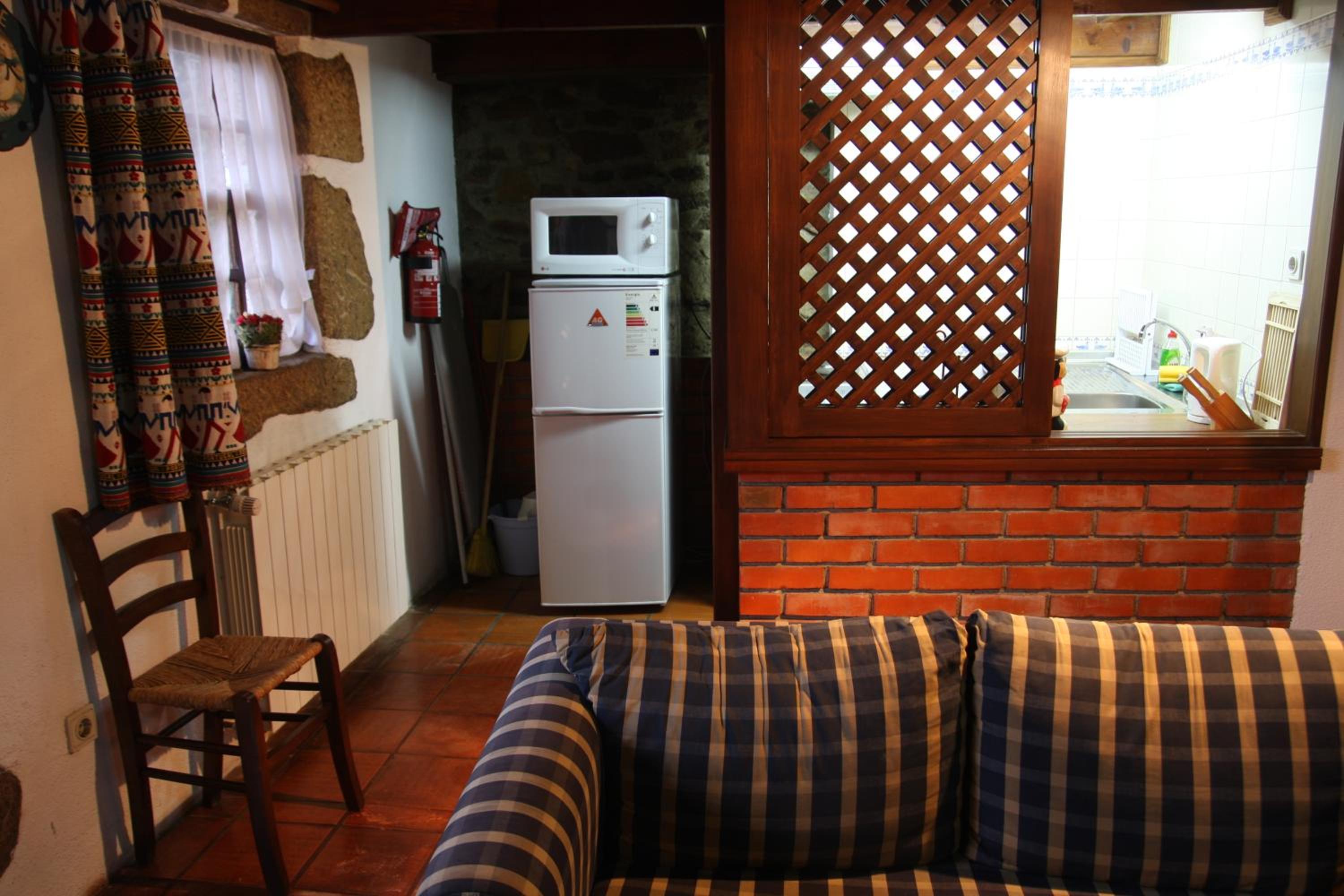 One-Bedroom Apartment - Photo 11