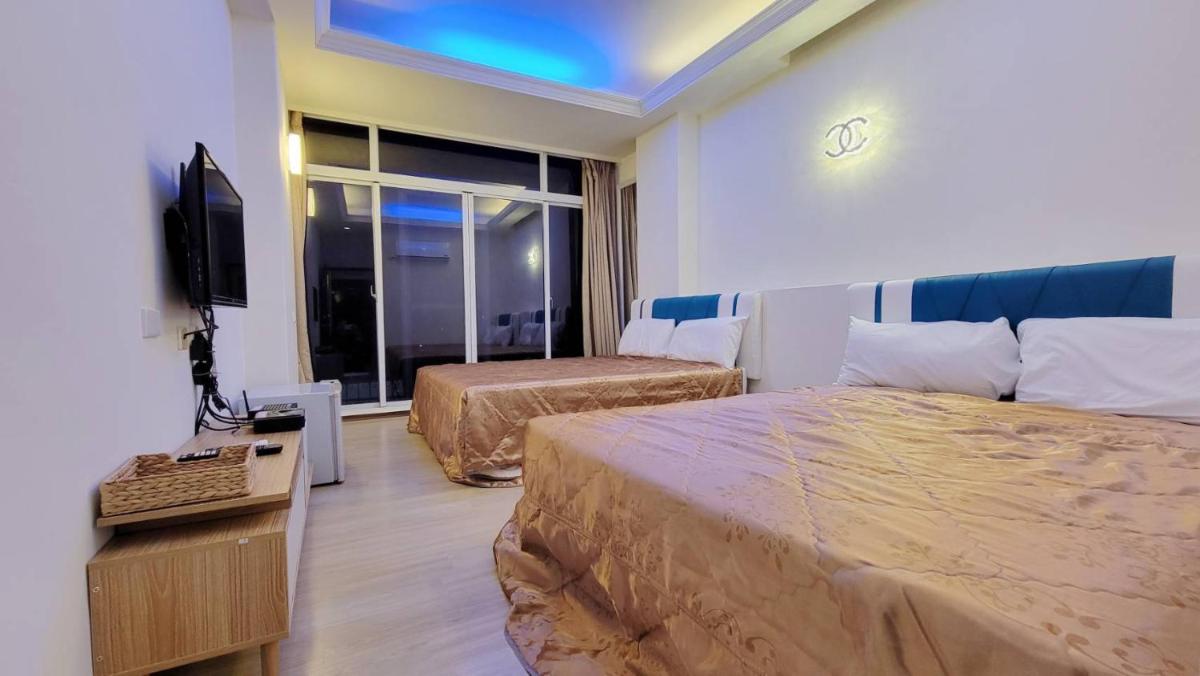 Quadruple Room with Balcony photo 1