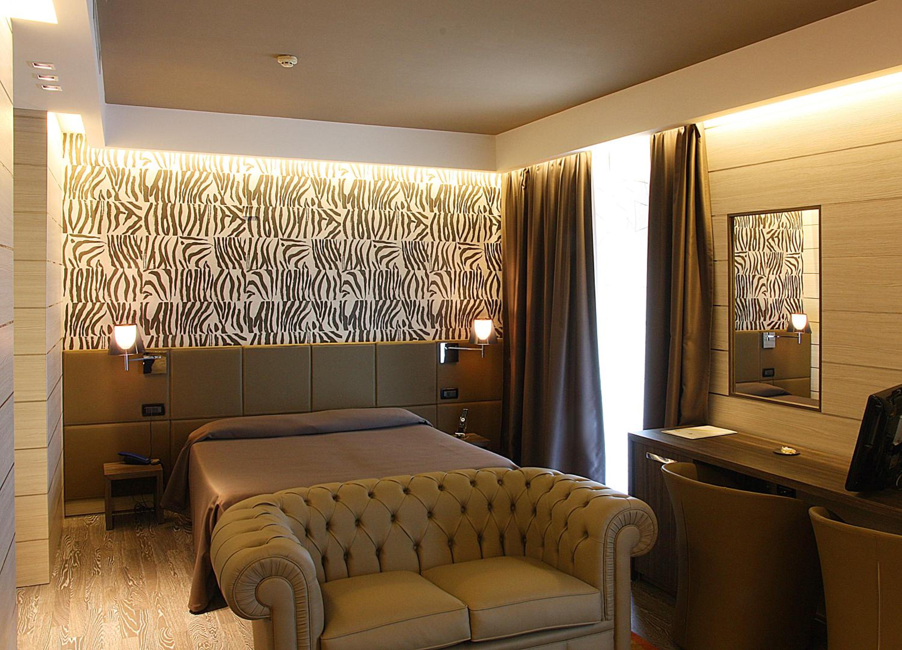 Suite with Lake View