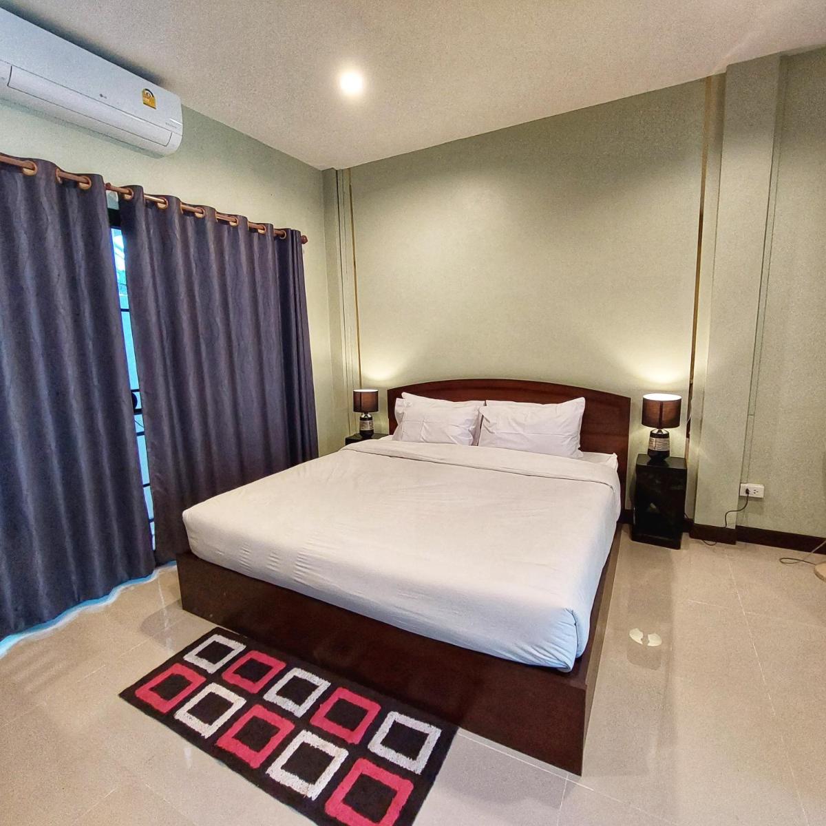 King Room with Balcony photo 1