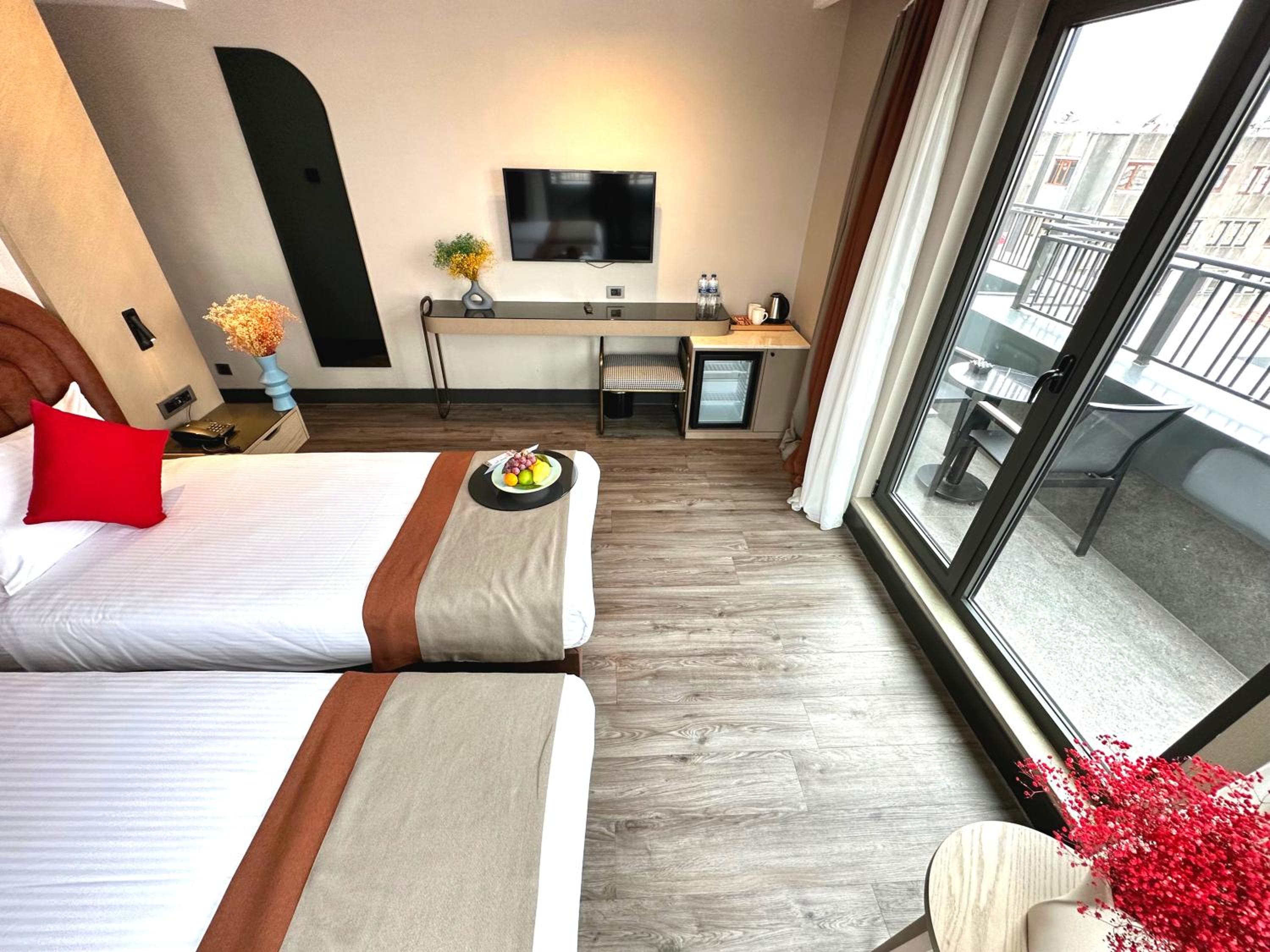 Deluxe Twin Room With Balcony photo 3