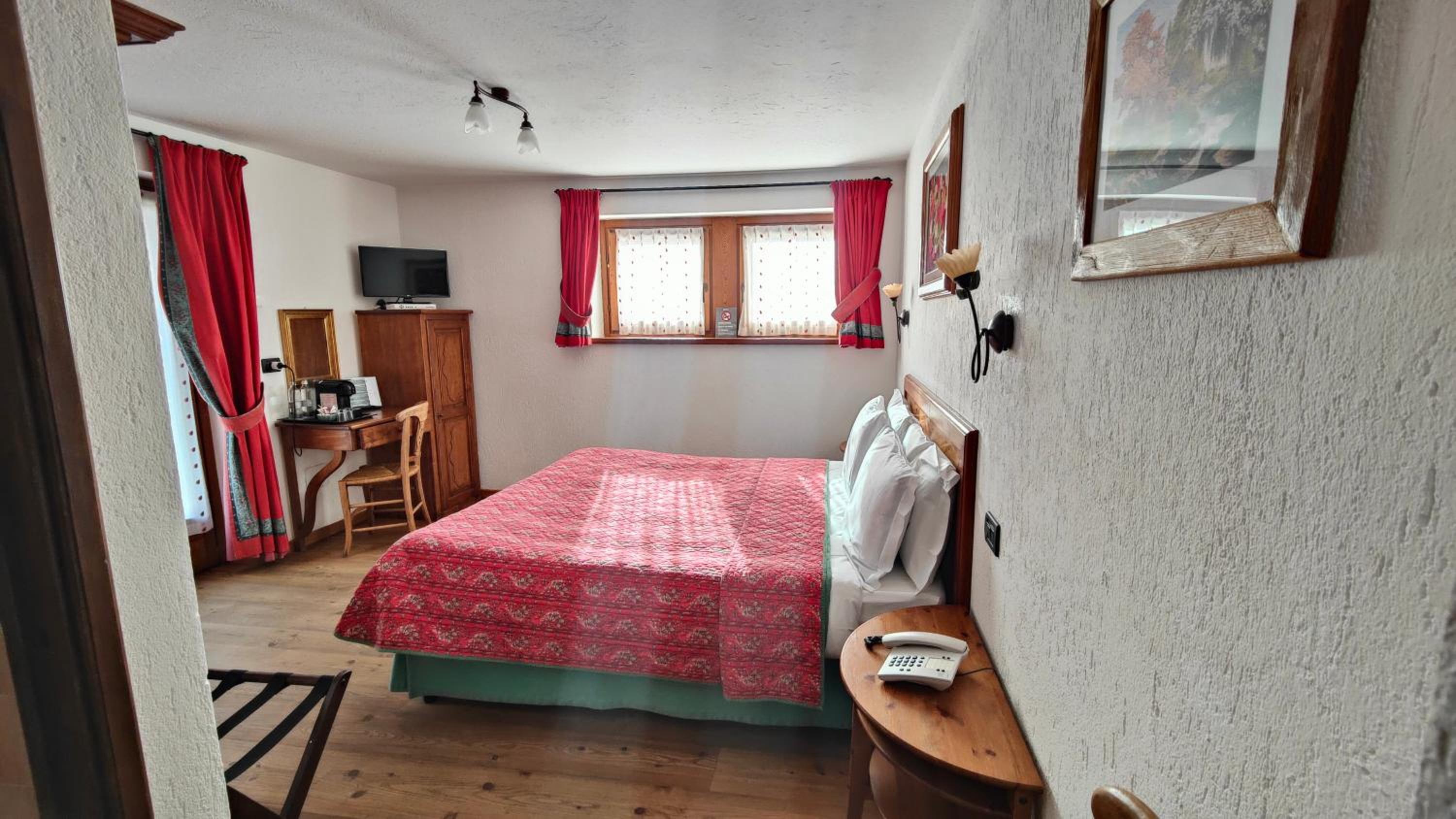 Double Room with Patio - Photo 2