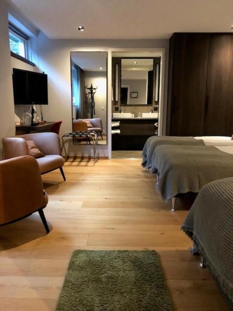 Family Room photo 2
