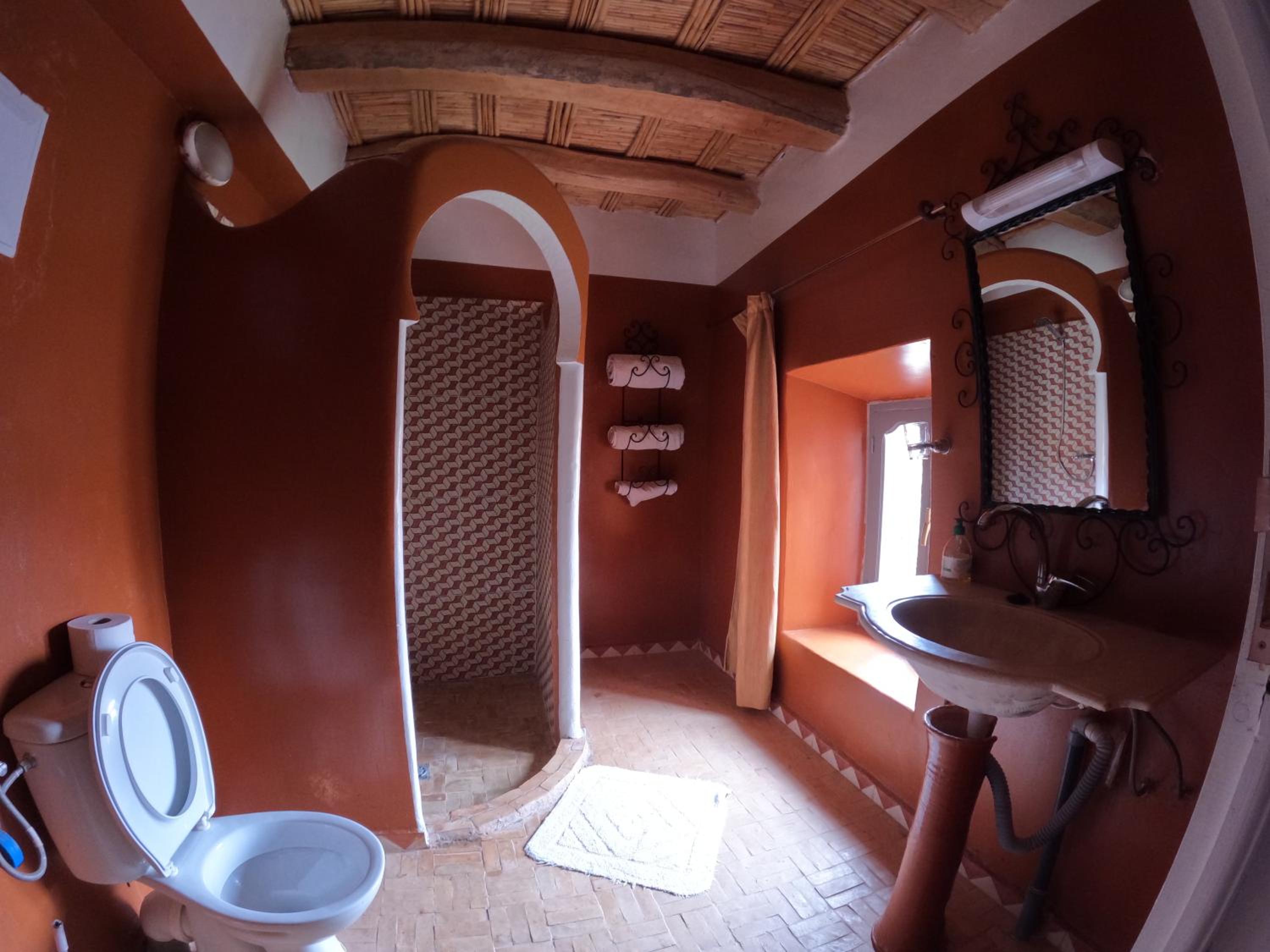 Double or Twin Room with Balcony - Photo 4
