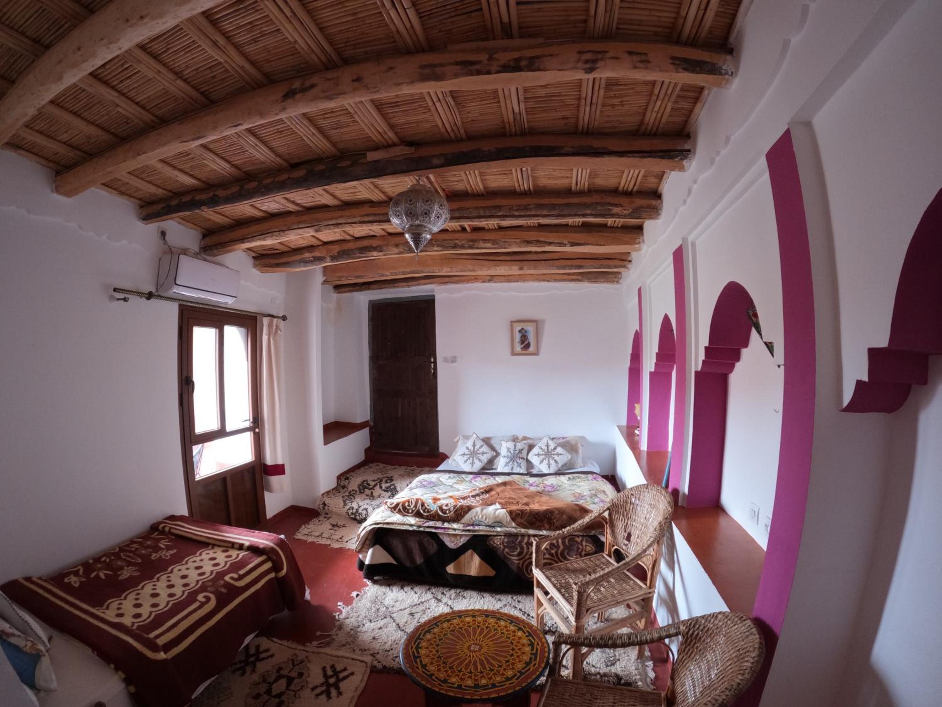 Double or Twin Room with Balcony - Photo 14