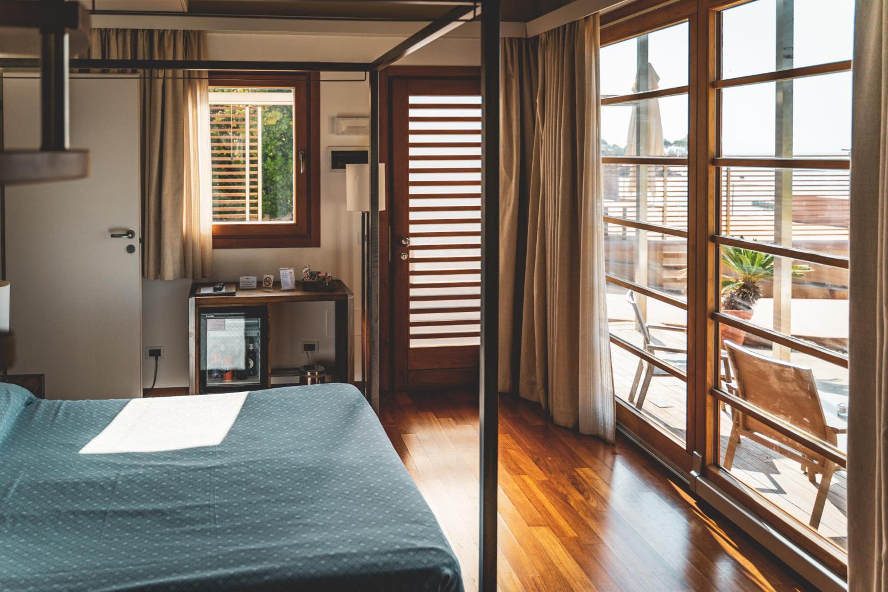 Junior Suite with Sea View photo 3