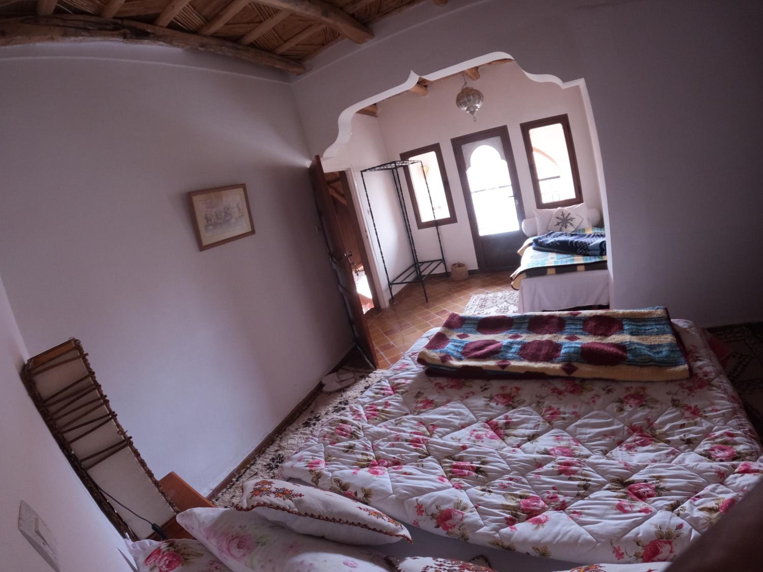 Family Room with Private Bathroom - Photo 8