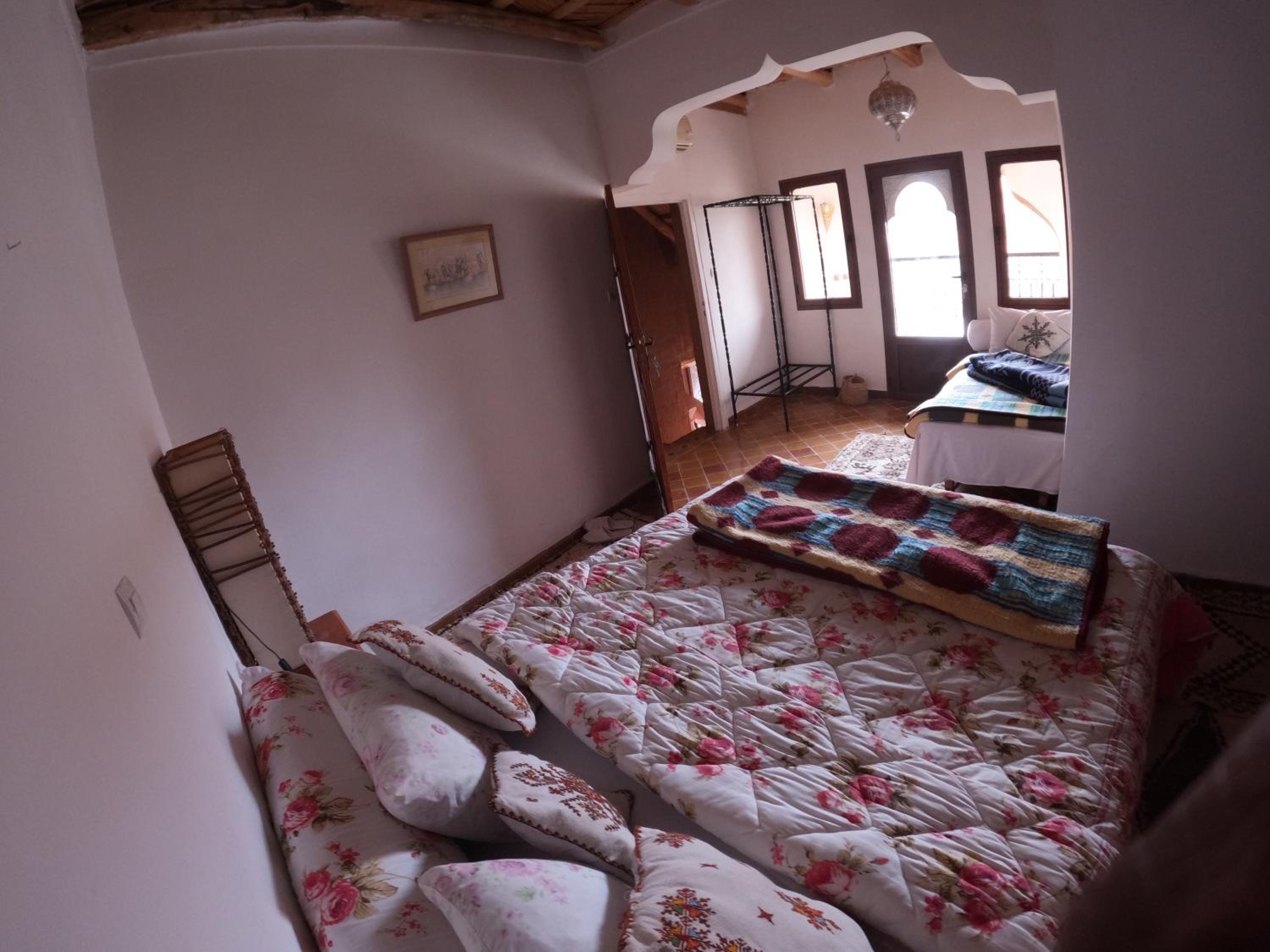 Family Room with Private Bathroom - Photo 15