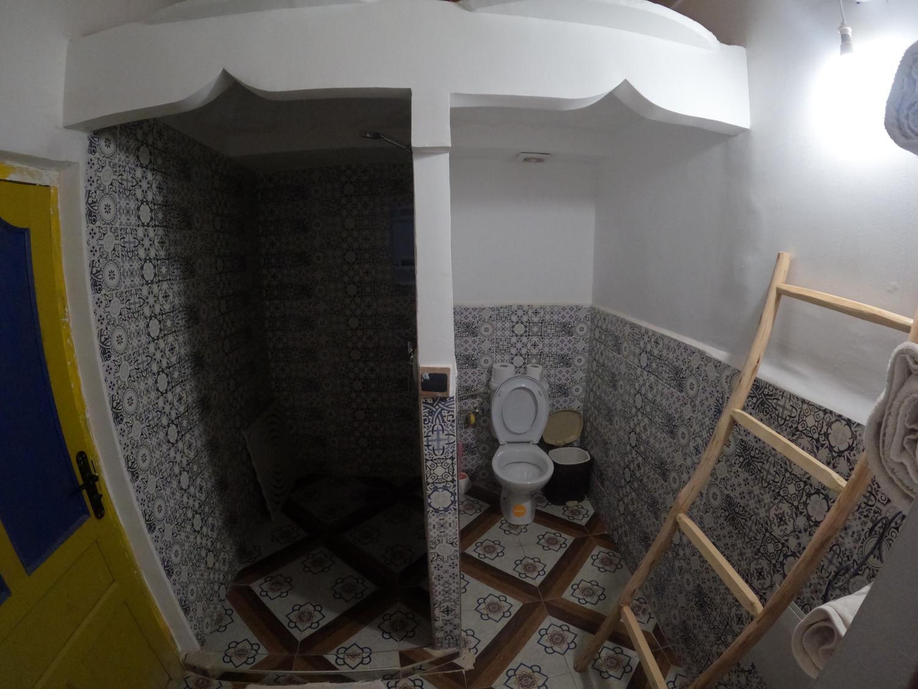 Family Room with Private Bathroom - Photo 11