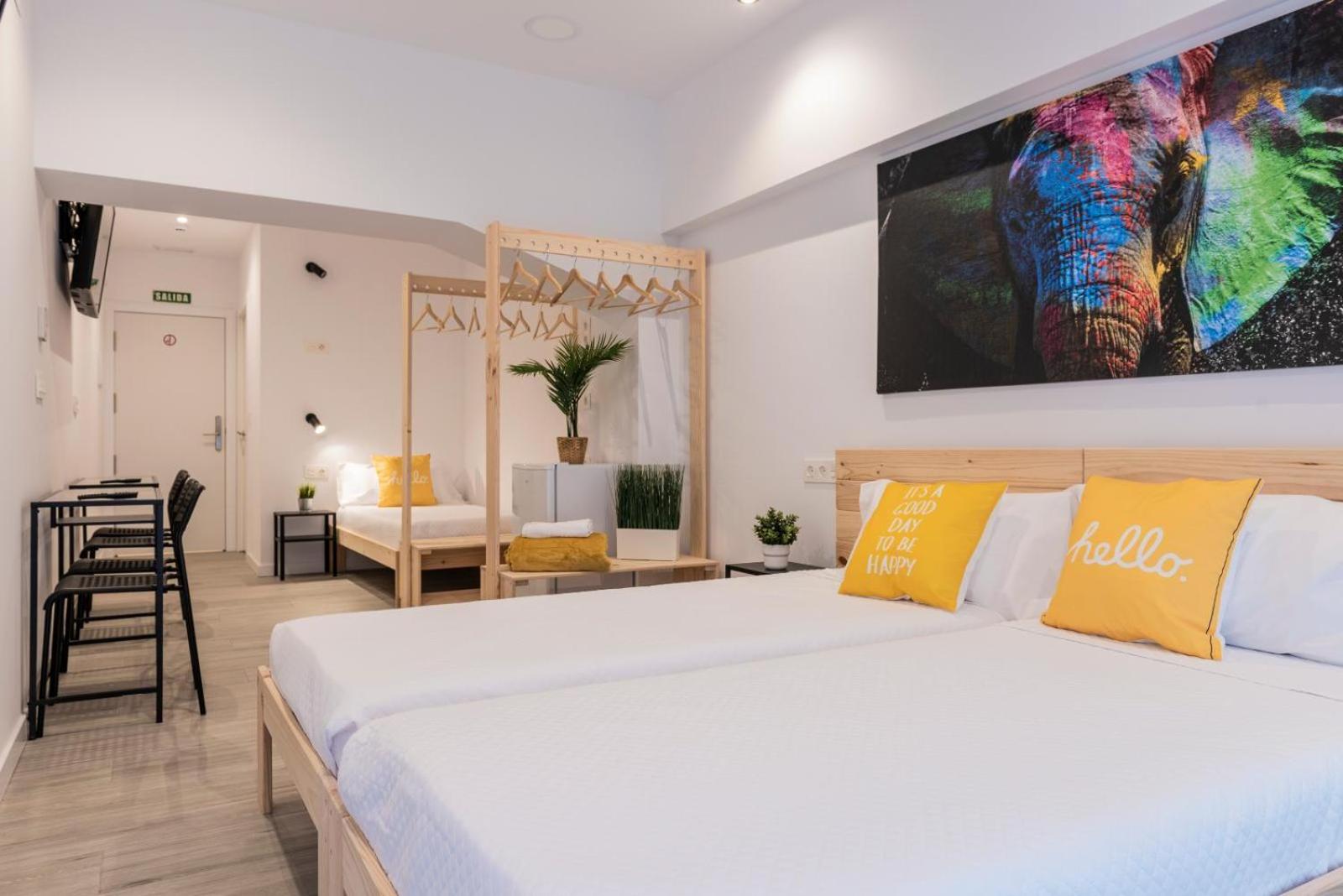 Quadruple Room with Private Bathroom - Photo 1