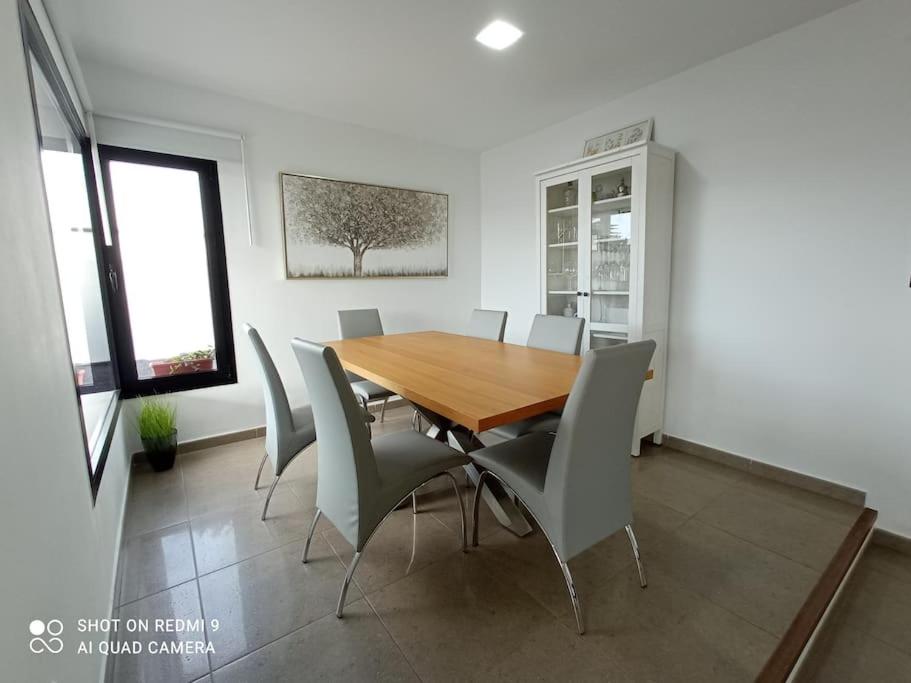 Three-Bedroom Villa photo 3