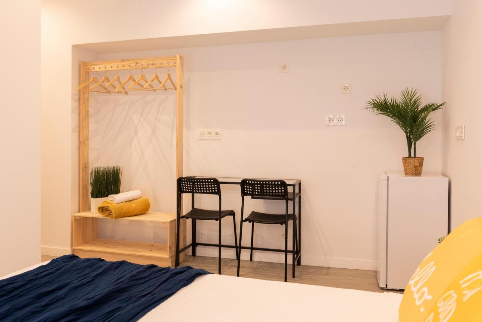 Double Room with Extra Bed - Photo 9