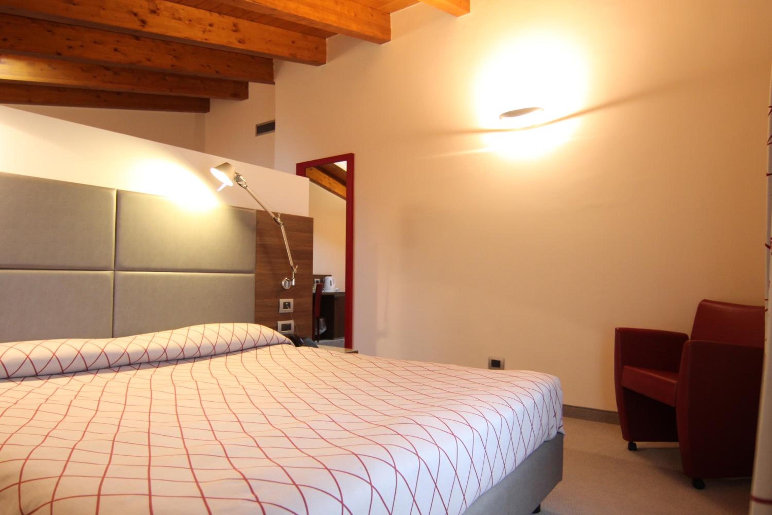 Suite - Photo 7