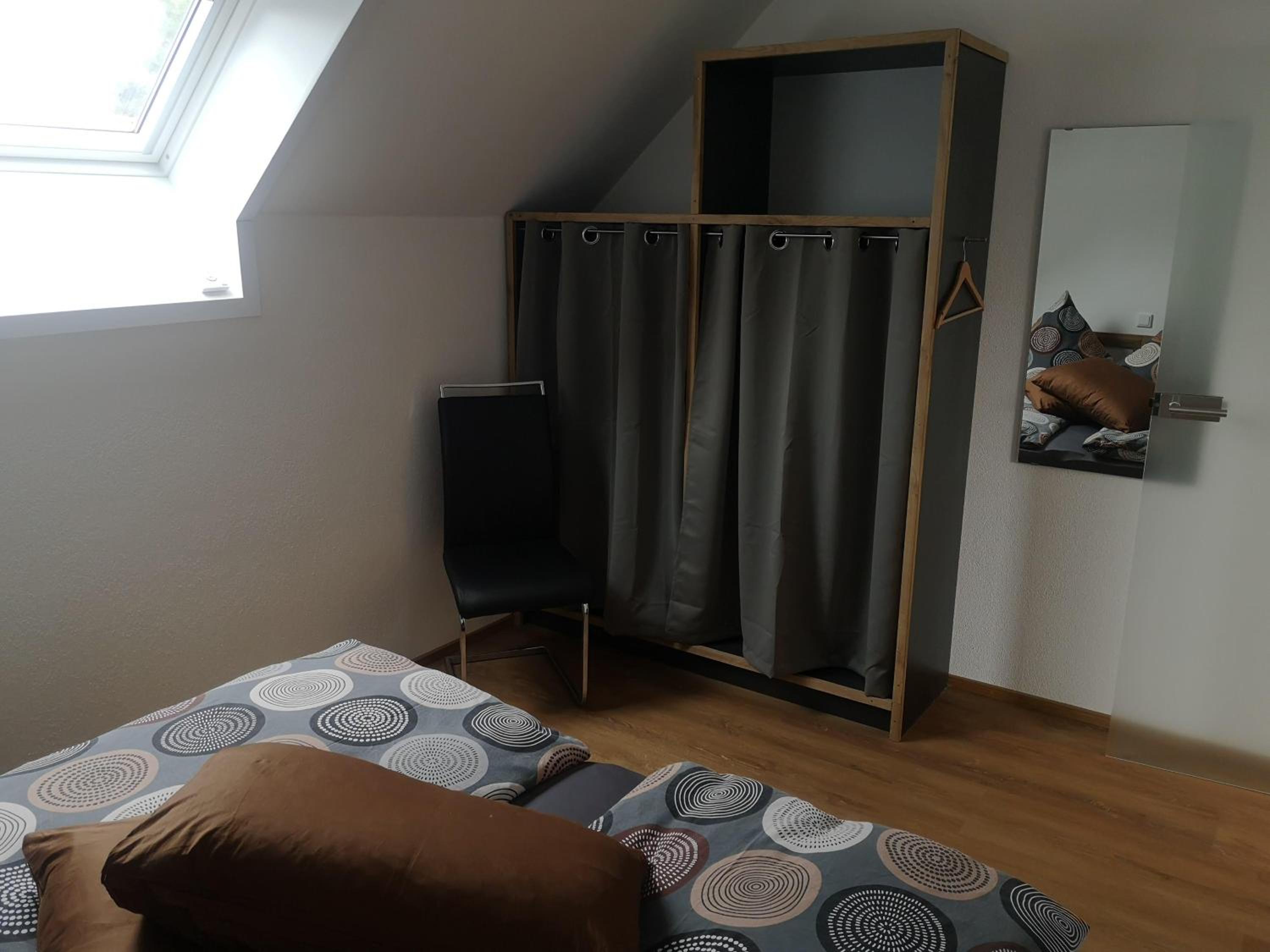 Two-Bedroom Apartment with Bath photo 3