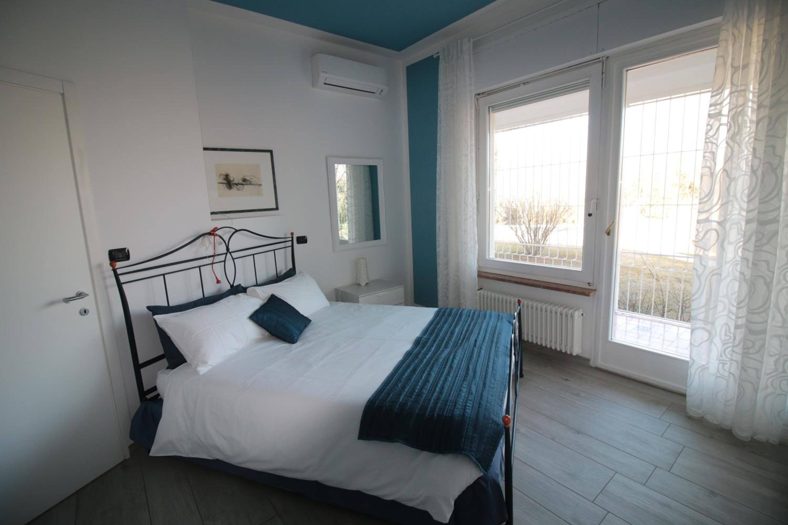Deluxe Double Room with Balcony photo 1