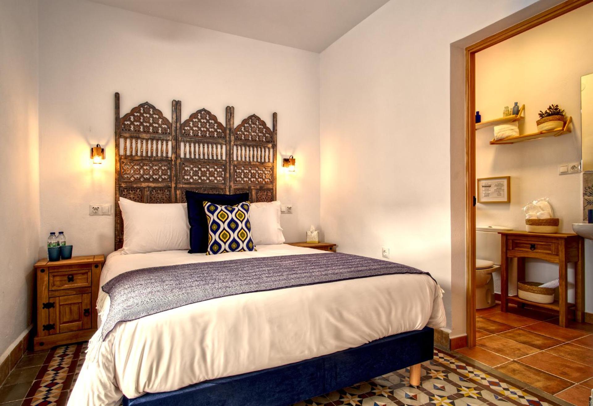 Standard King Room photo 2