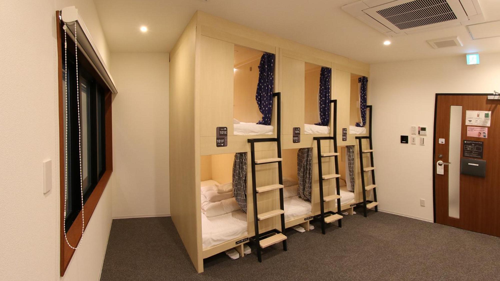 Mixed Dormitory Room photo 1