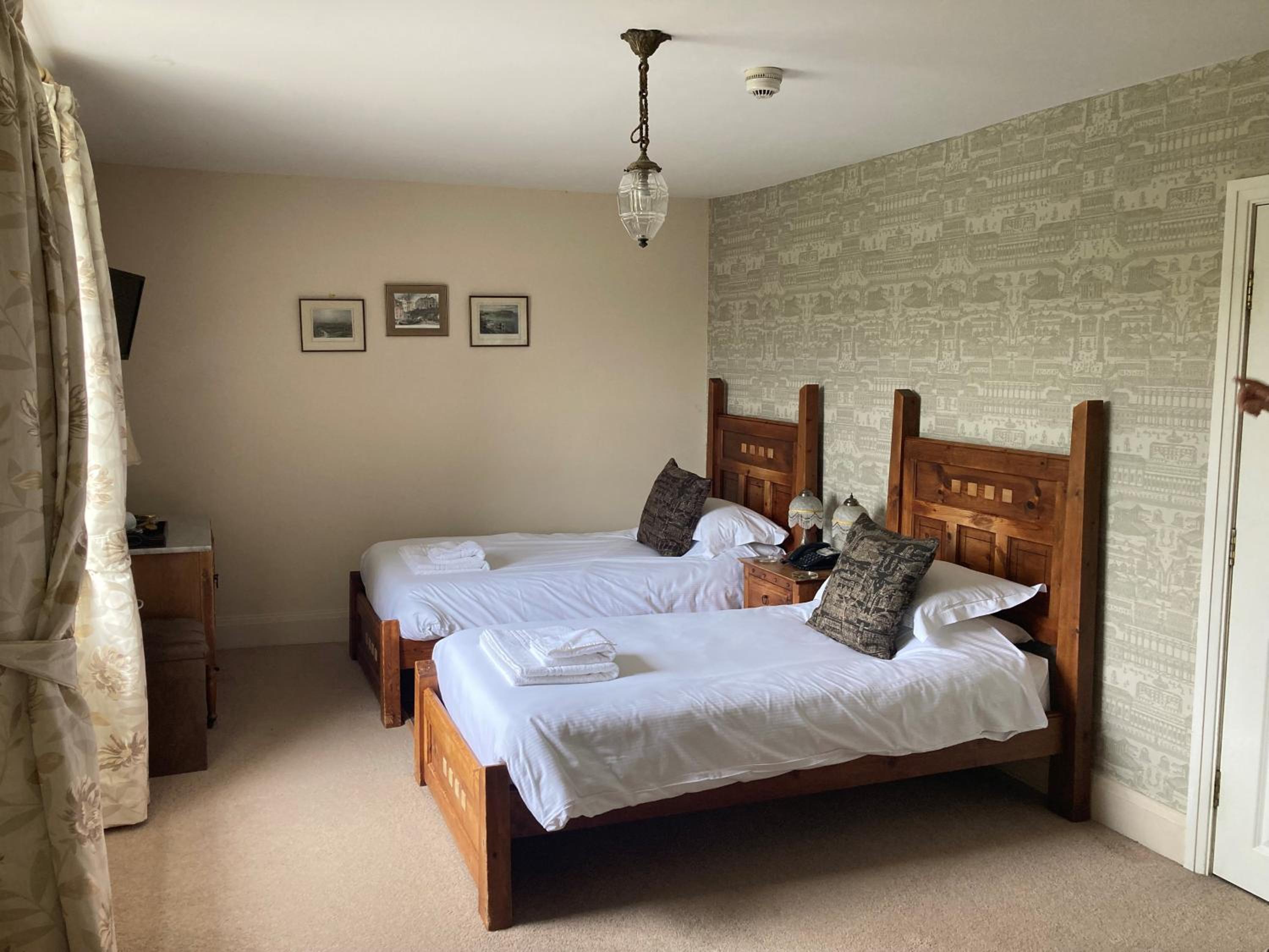 Superior Twin Room 2