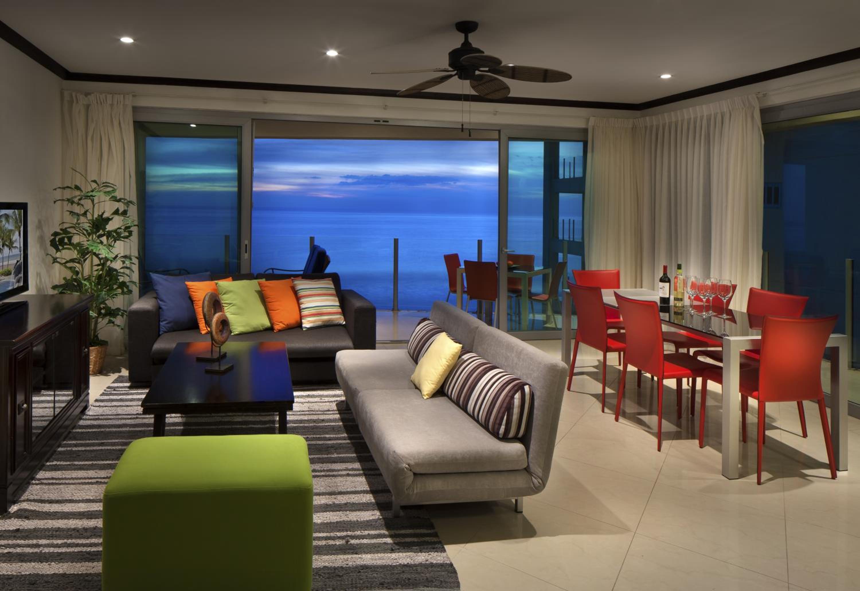 Deluxe Three-Bedroom Apartment