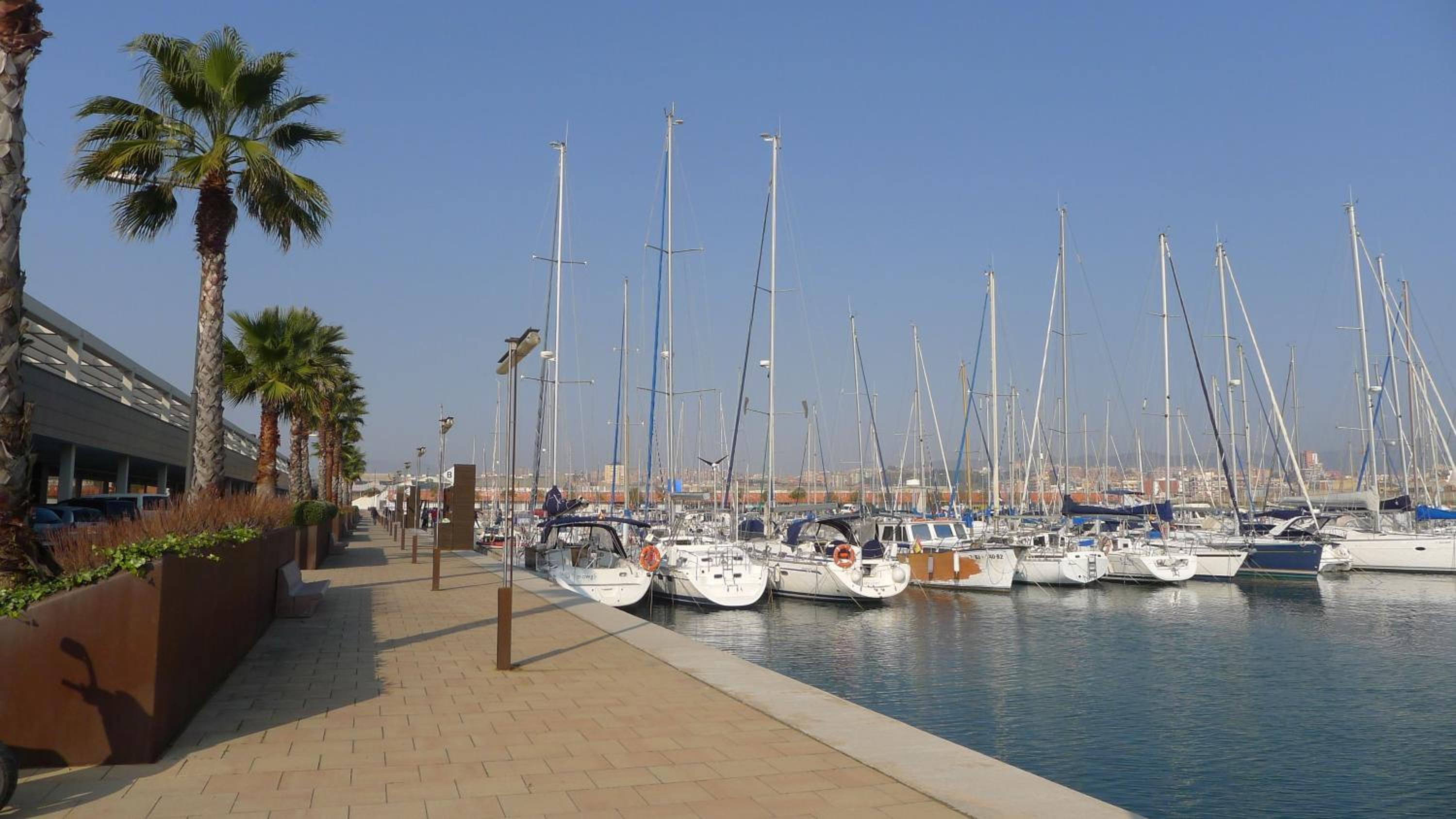 Apartment with Sea View - Photo 4