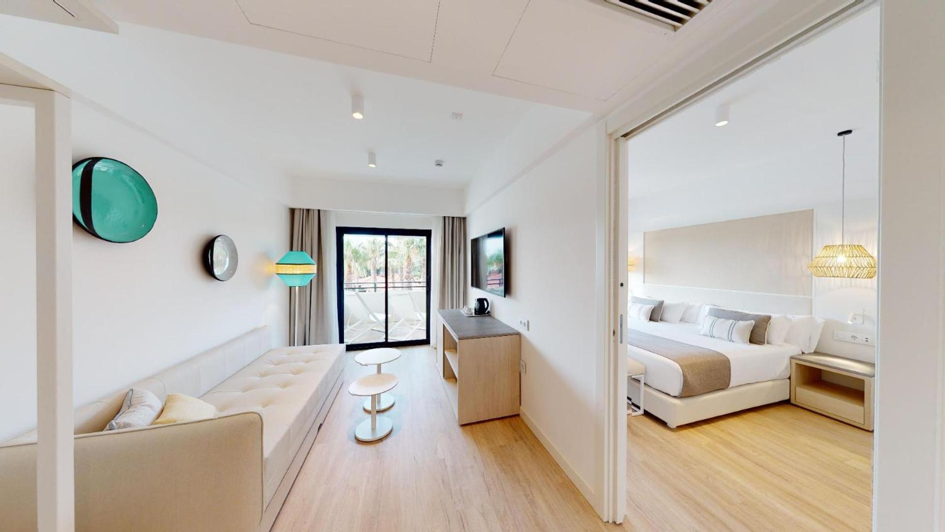  Signature Level Suite - Photo 3
