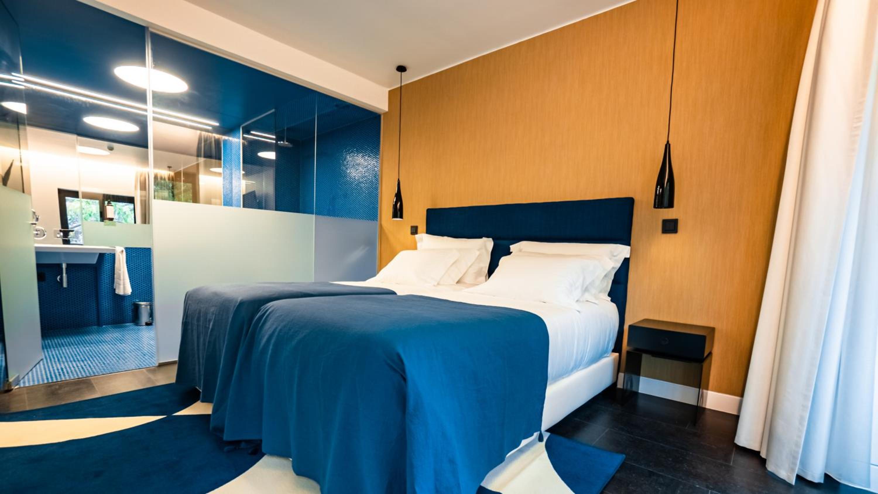 Twin Room - Photo 2