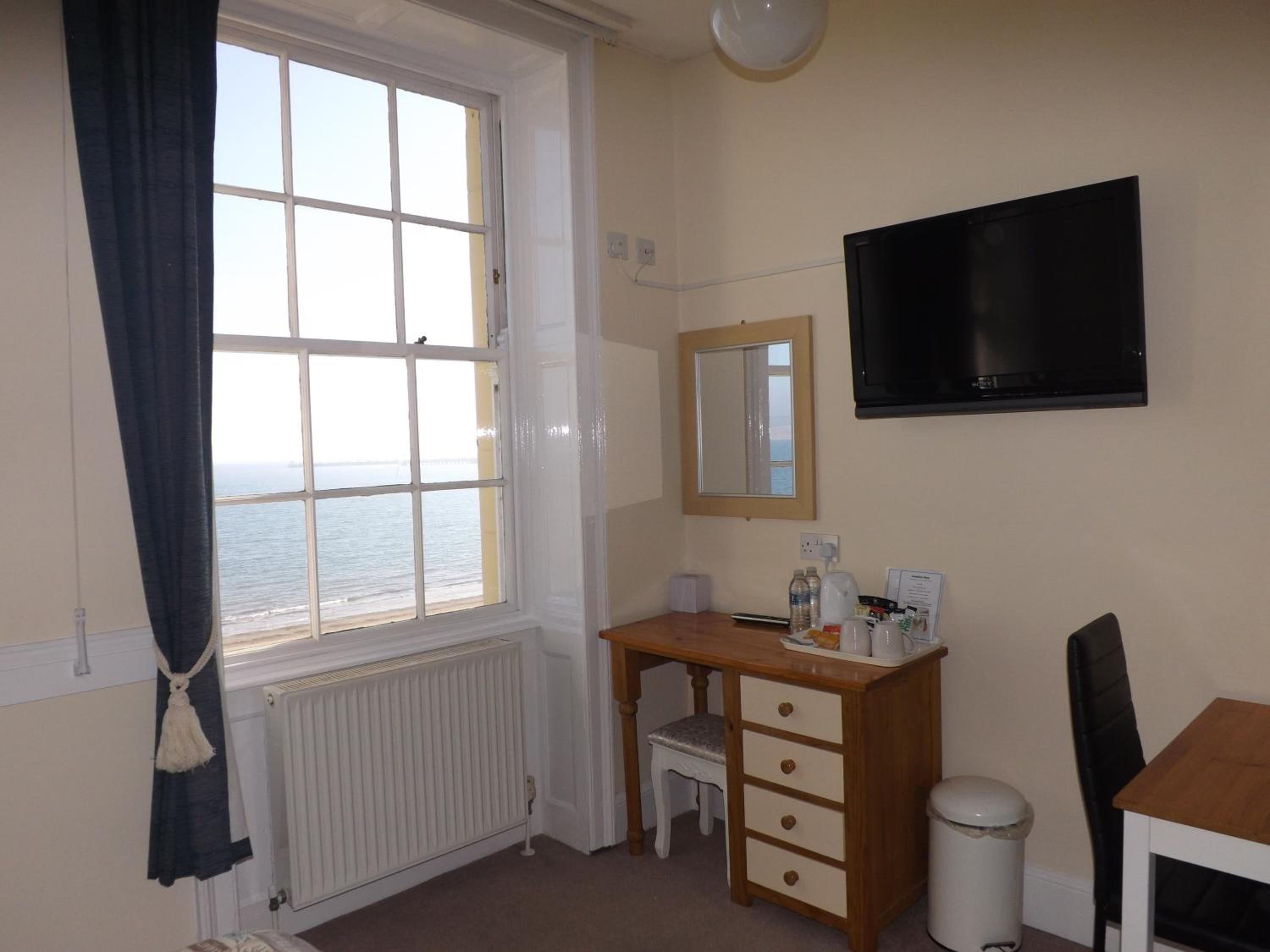 Large Double Room with Sea View - Photo 5