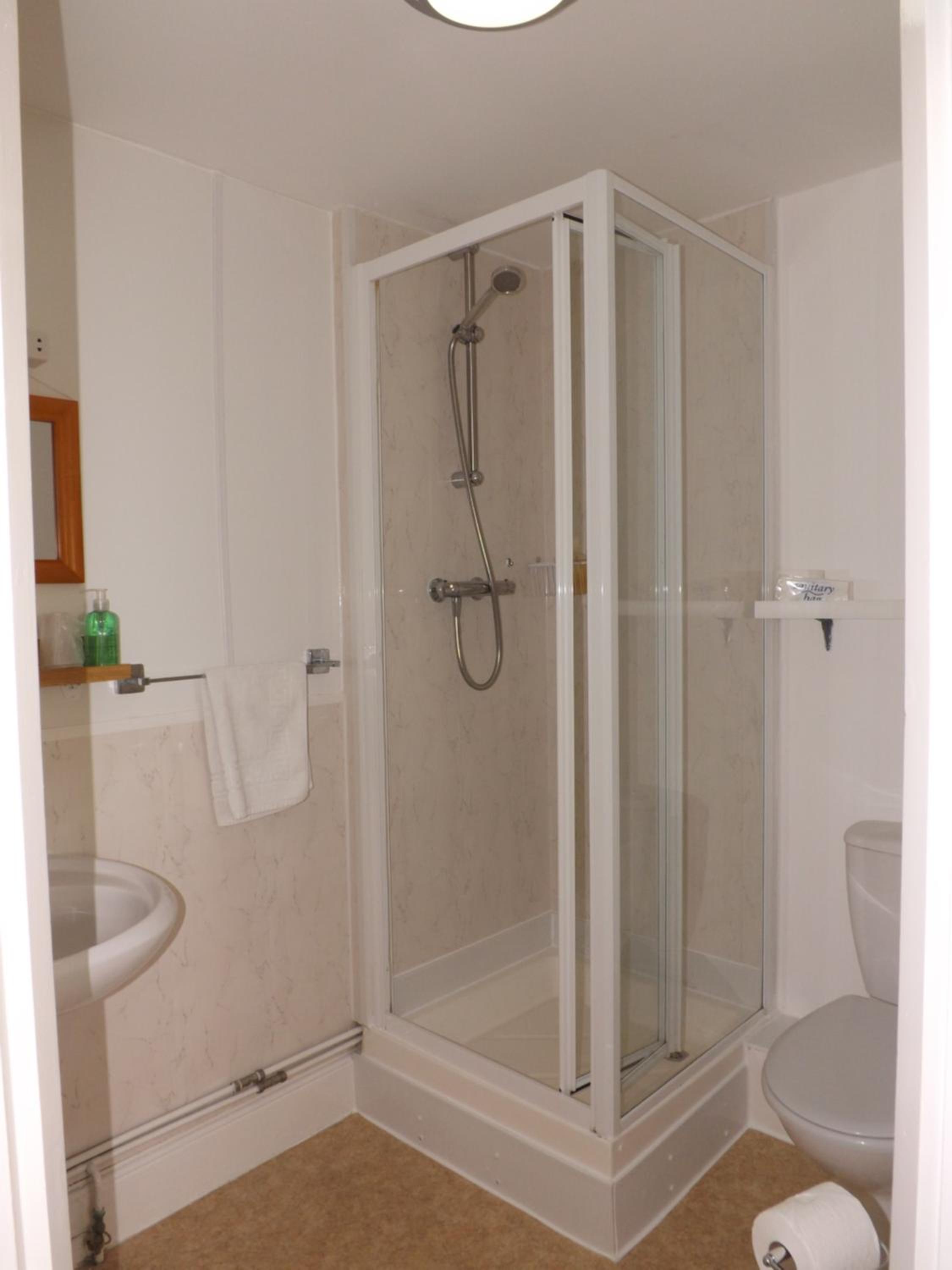 Twin Attic Room - Sea View - Stair access only. - Photo 4