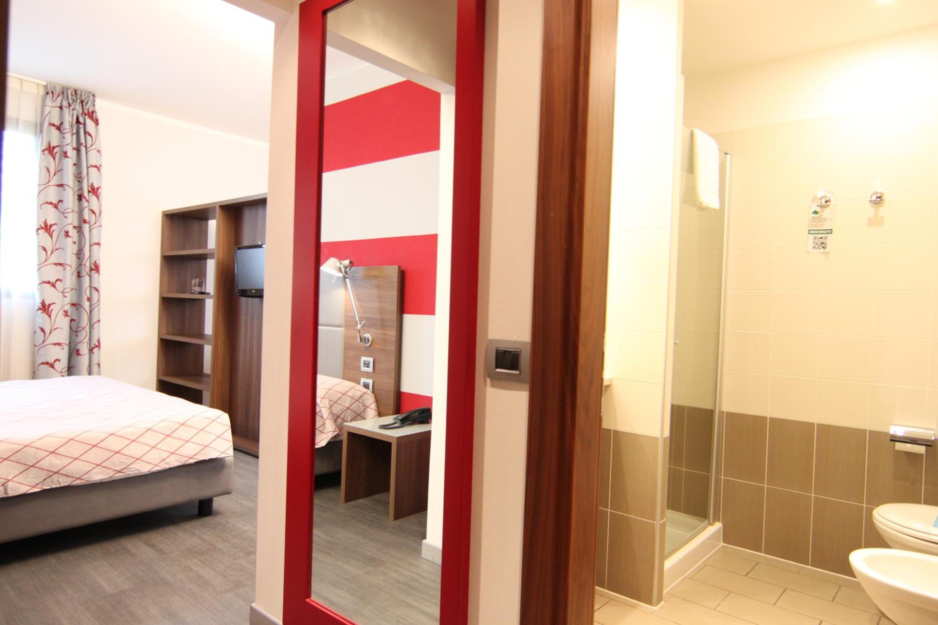Quadruple Room - Photo 1