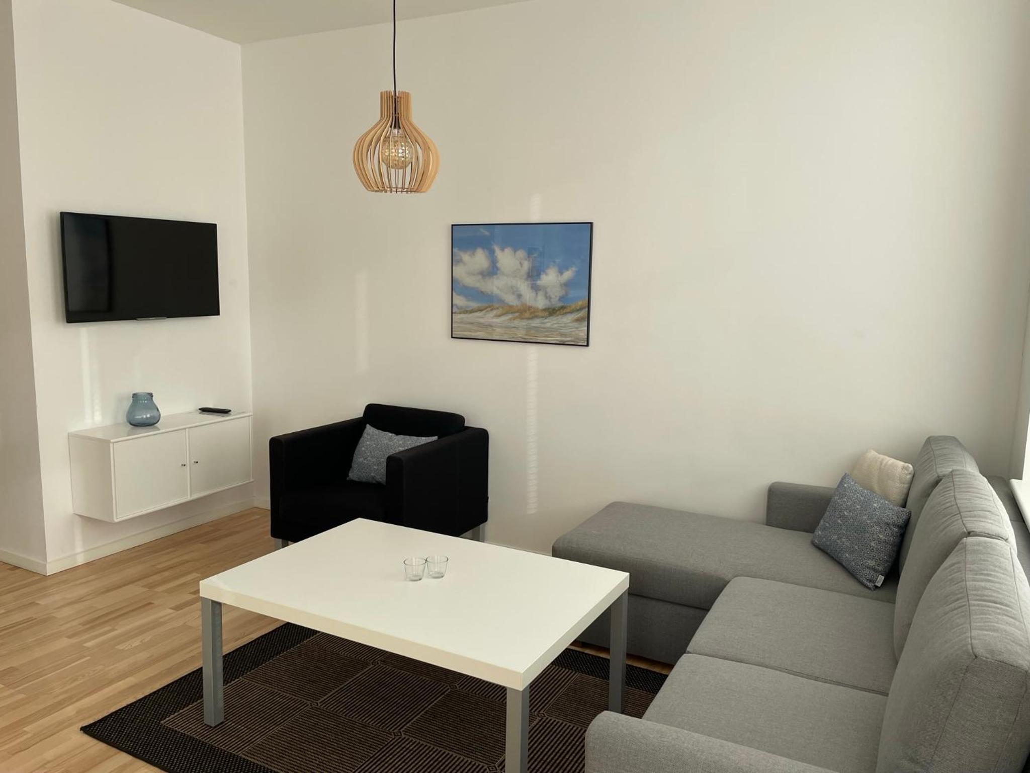 Apartment (4 Adults) with Shared Terrace photo 2