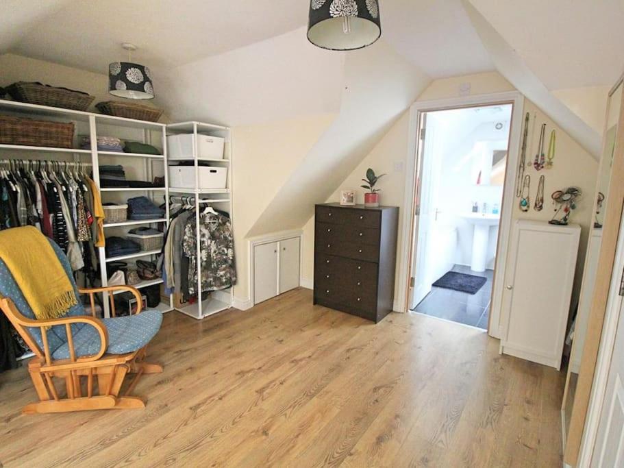 Four-Bedroom House photo 3